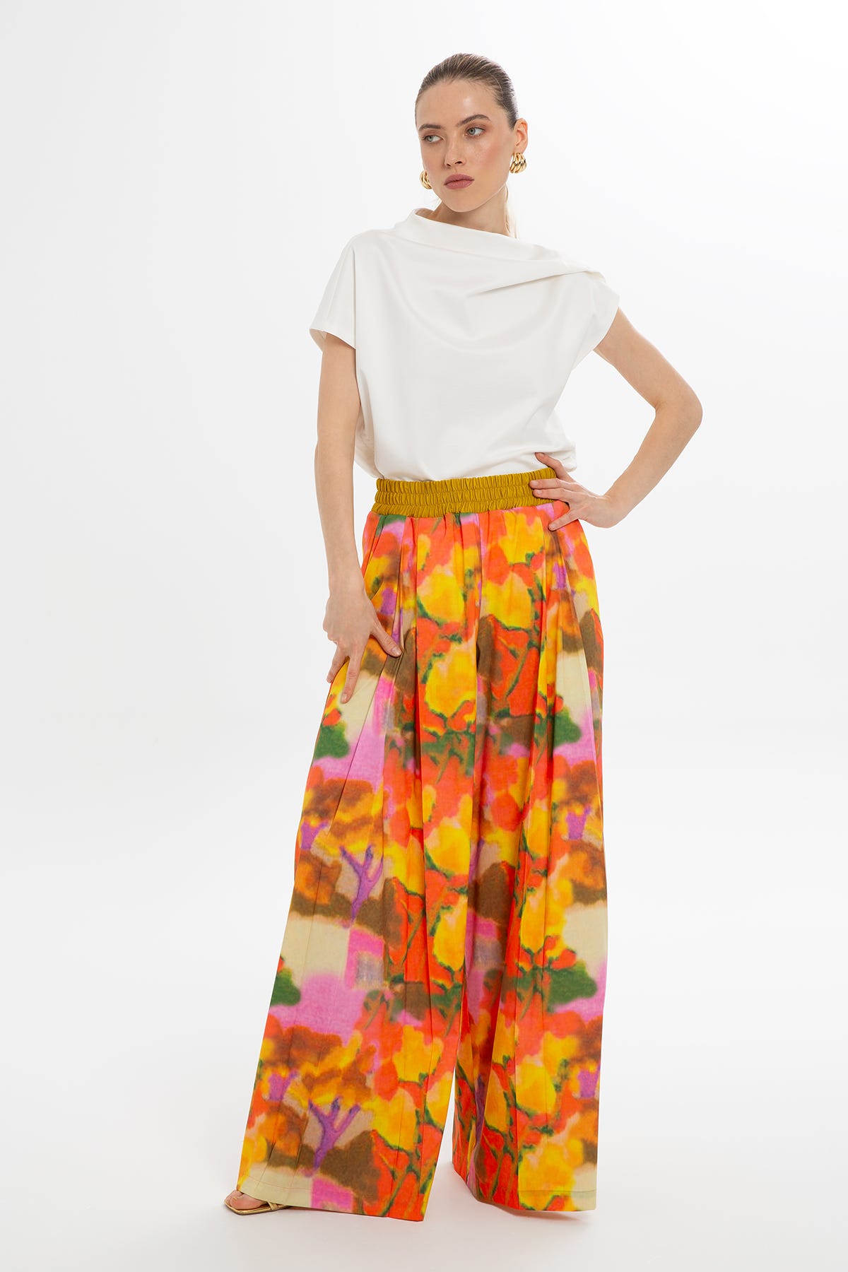 Bol Kesim Renkli Desenli Pantolon