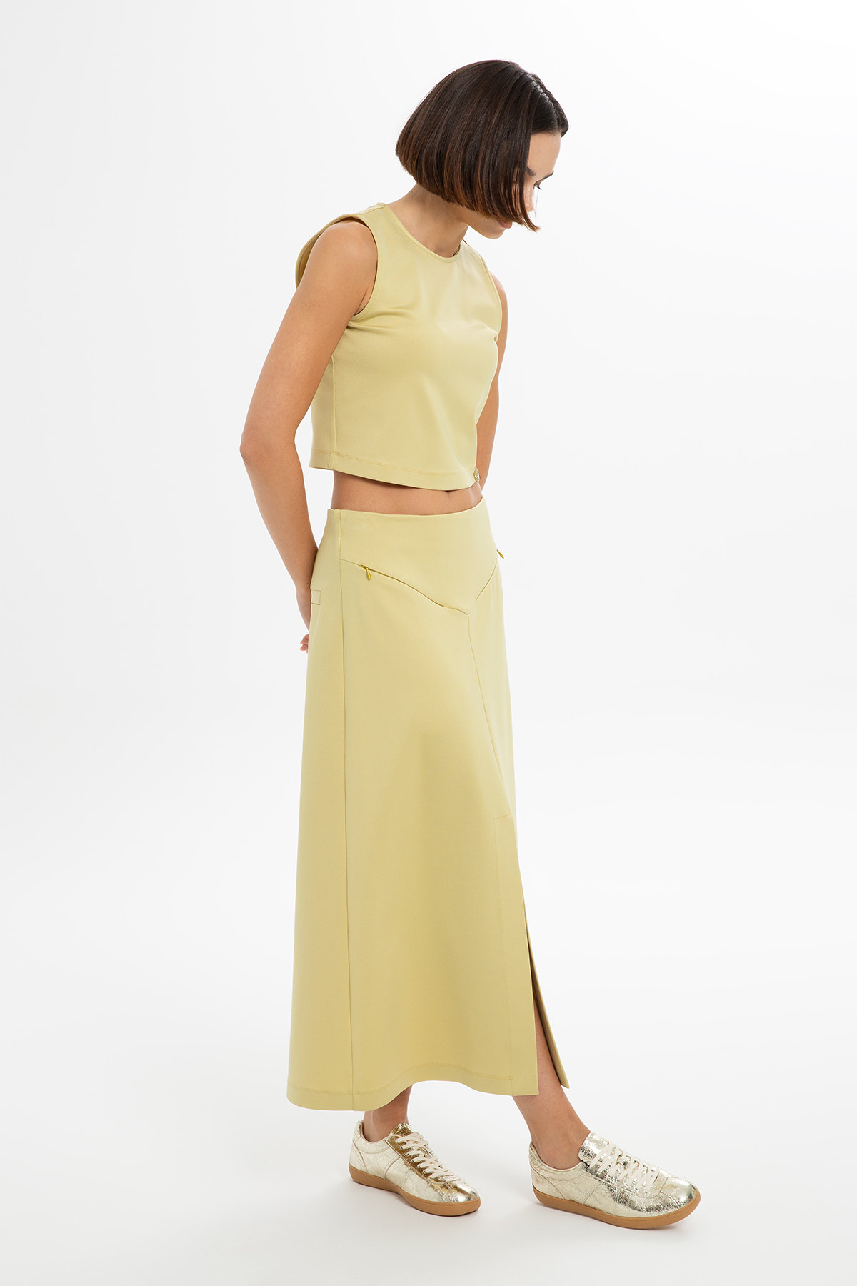 Ön Ve Arka Yırtmaçlı Etek