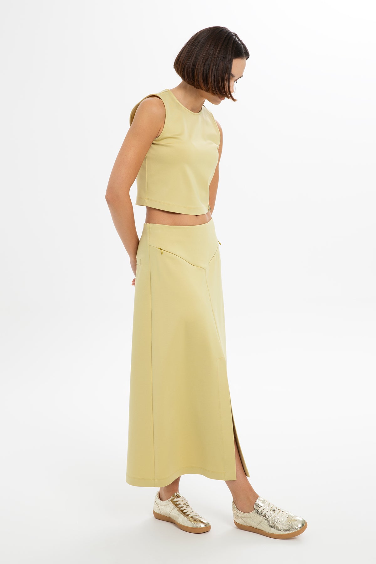 Ön Ve Arka Yırtmaçlı Etek