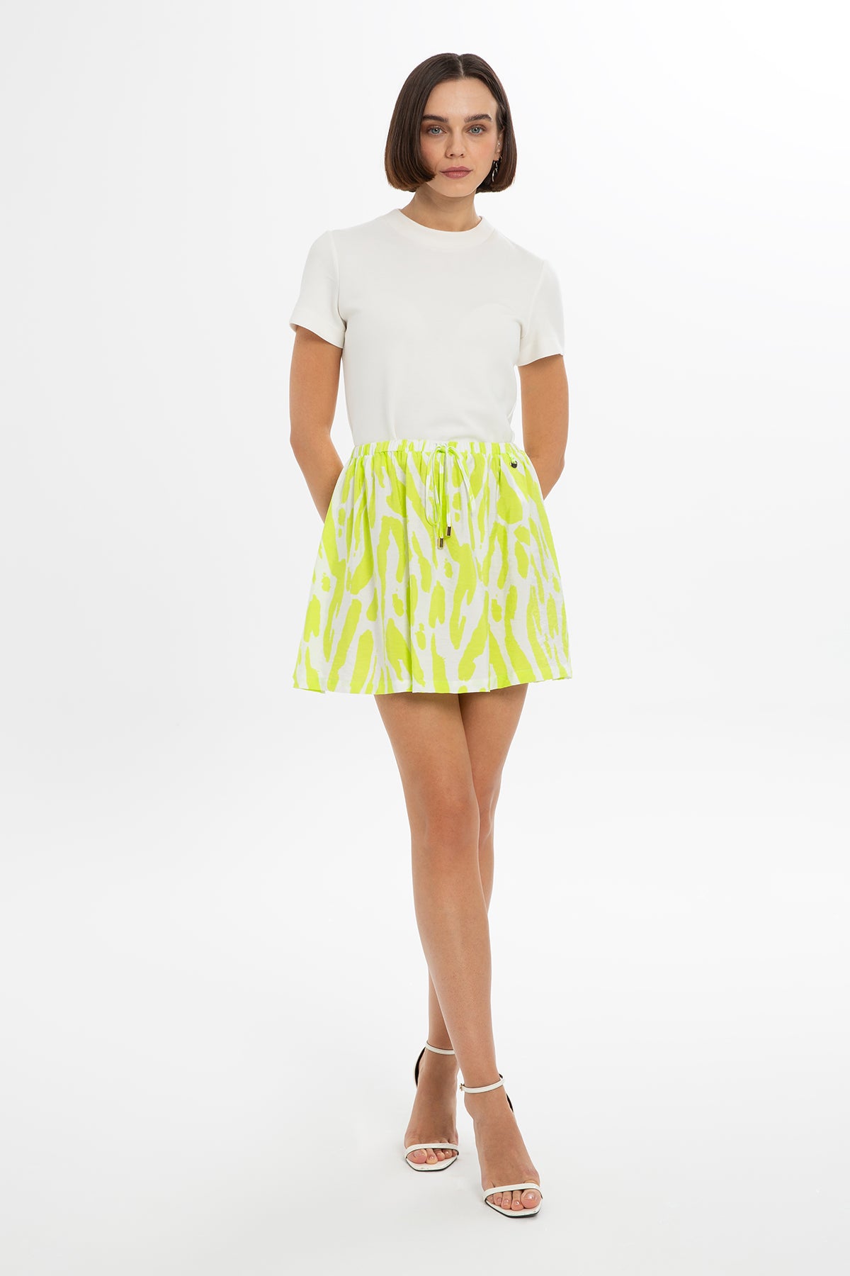 Rahat Kesim Neon Kısa Etek