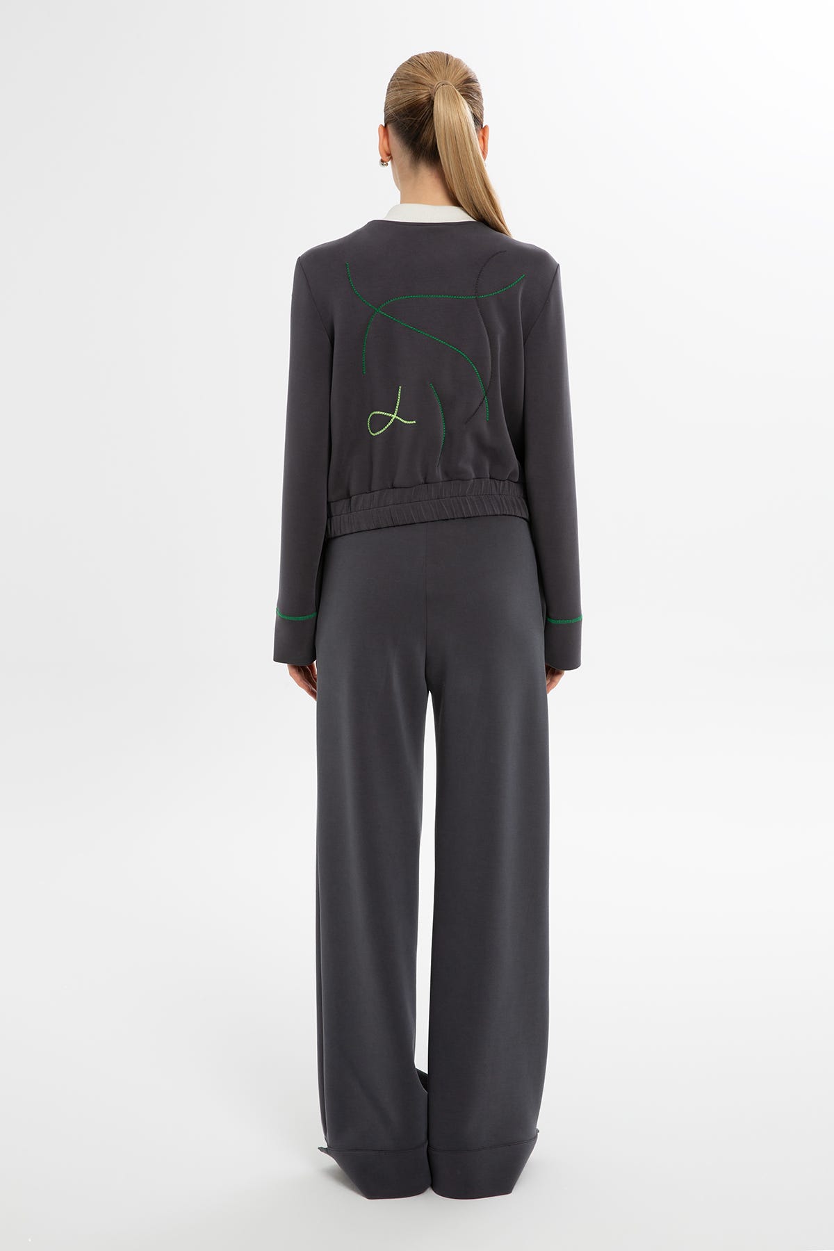 Dikiş Detaylı Nakışlı Ceket