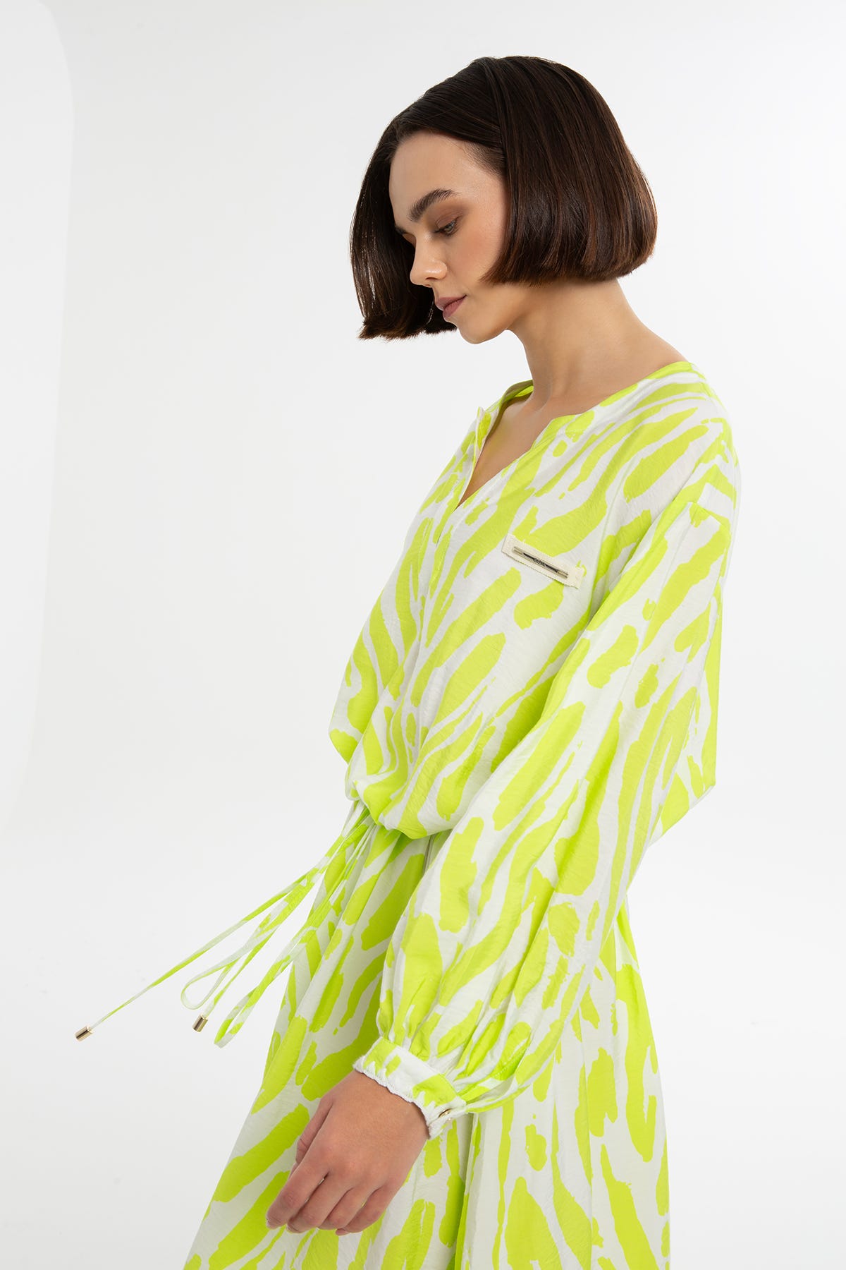 Belden Bağcıklı Neon Maxi Elbise