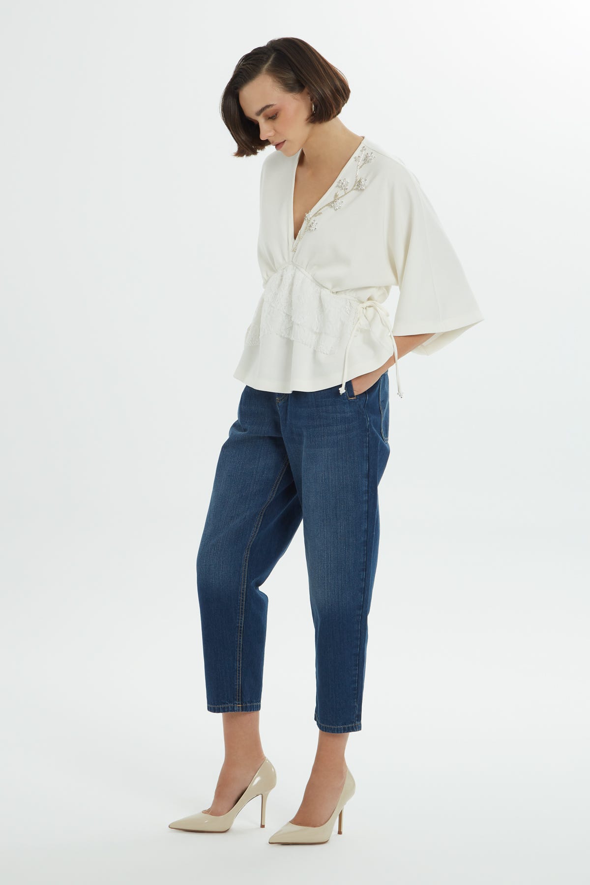 Dantelli V Yakalı Bluz