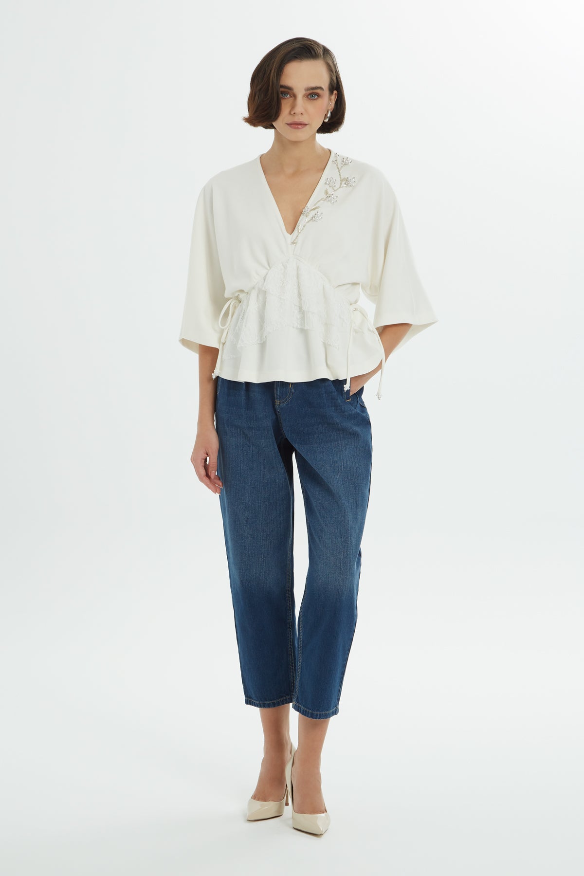 Dantelli V Yakalı Bluz