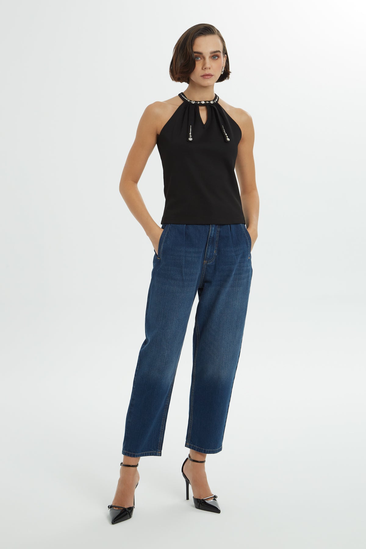 Damla Detaylı Halter Yaka Bluz