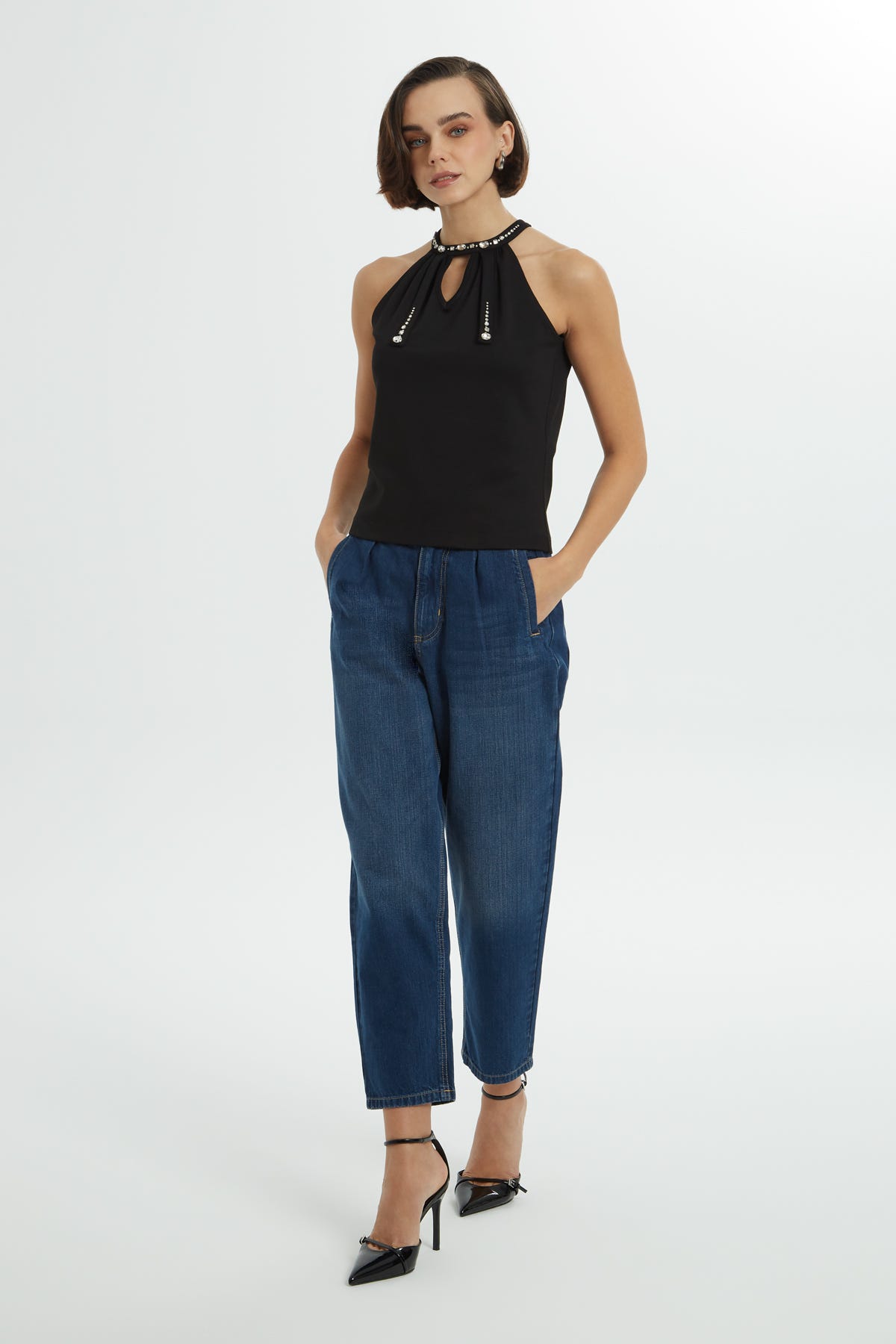 Damla Detaylı Halter Yaka Bluz