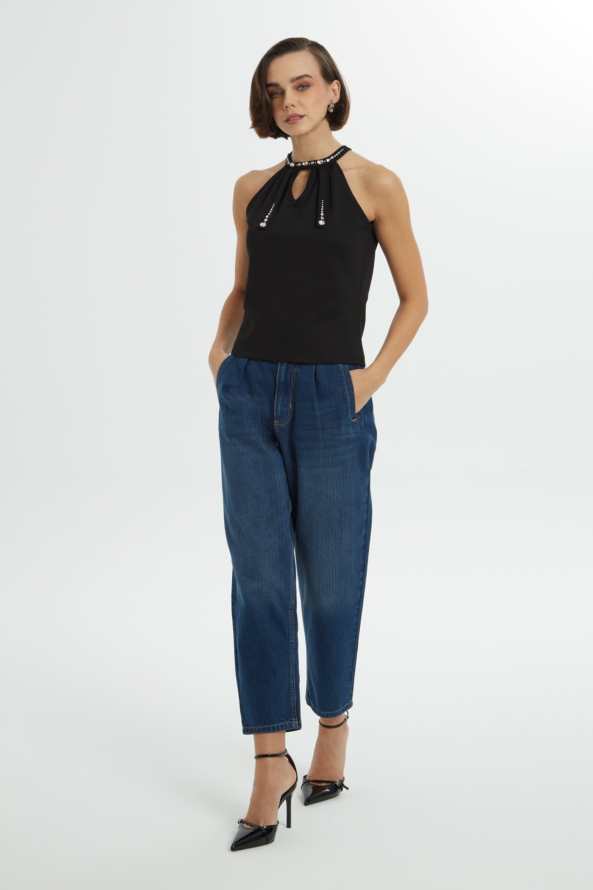 Damla Detaylı Halter Yaka Bluz