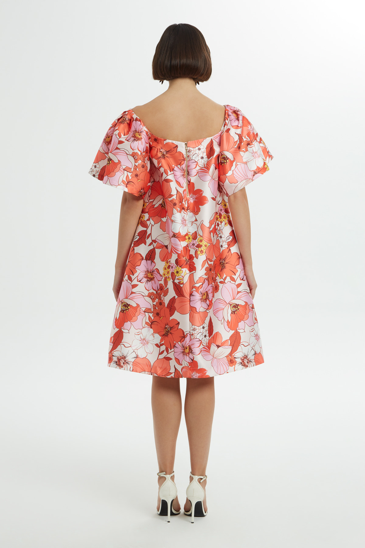 Omuzları Açık Desenli Renkli Midi Elbise