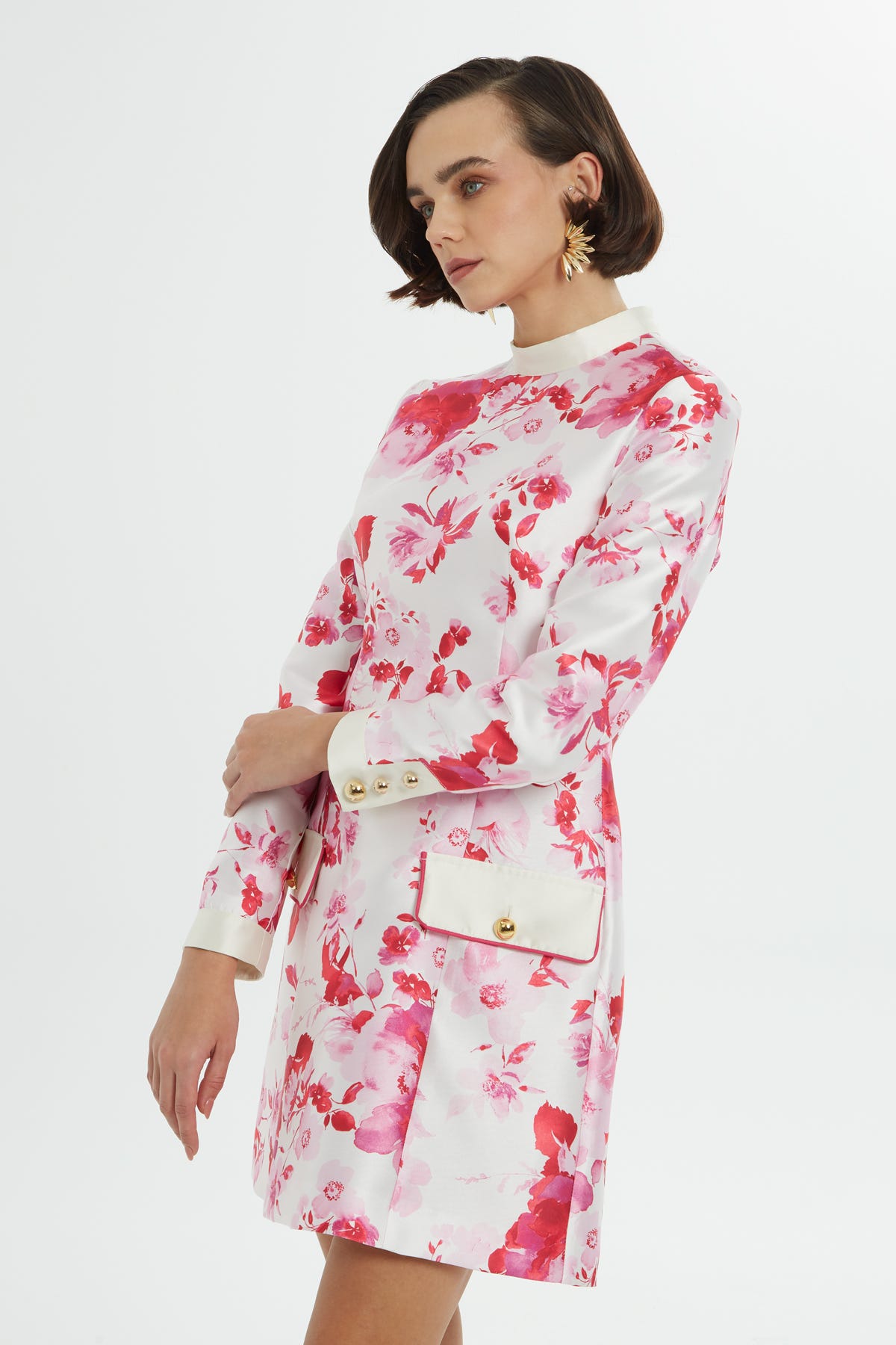 Dik Yakalı Desenli Diz Üstü Kisa Elbise