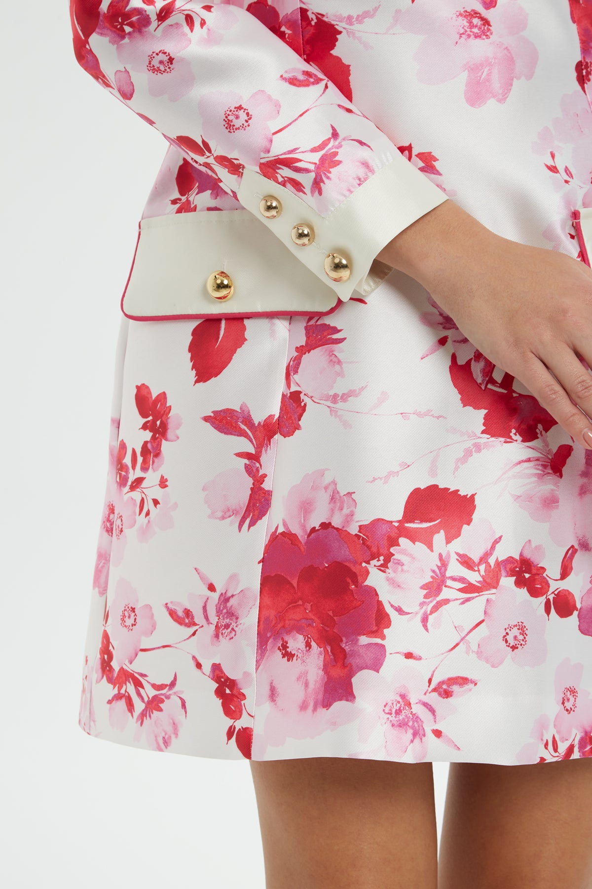 Dik Yakalı Desenli Diz Üstü Elbise