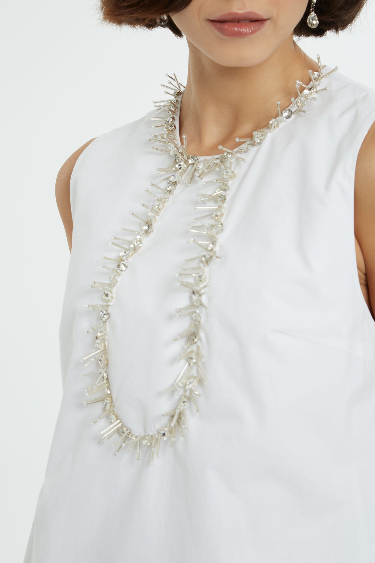 Ve Boncuk İşlemeli Kısa Elbise