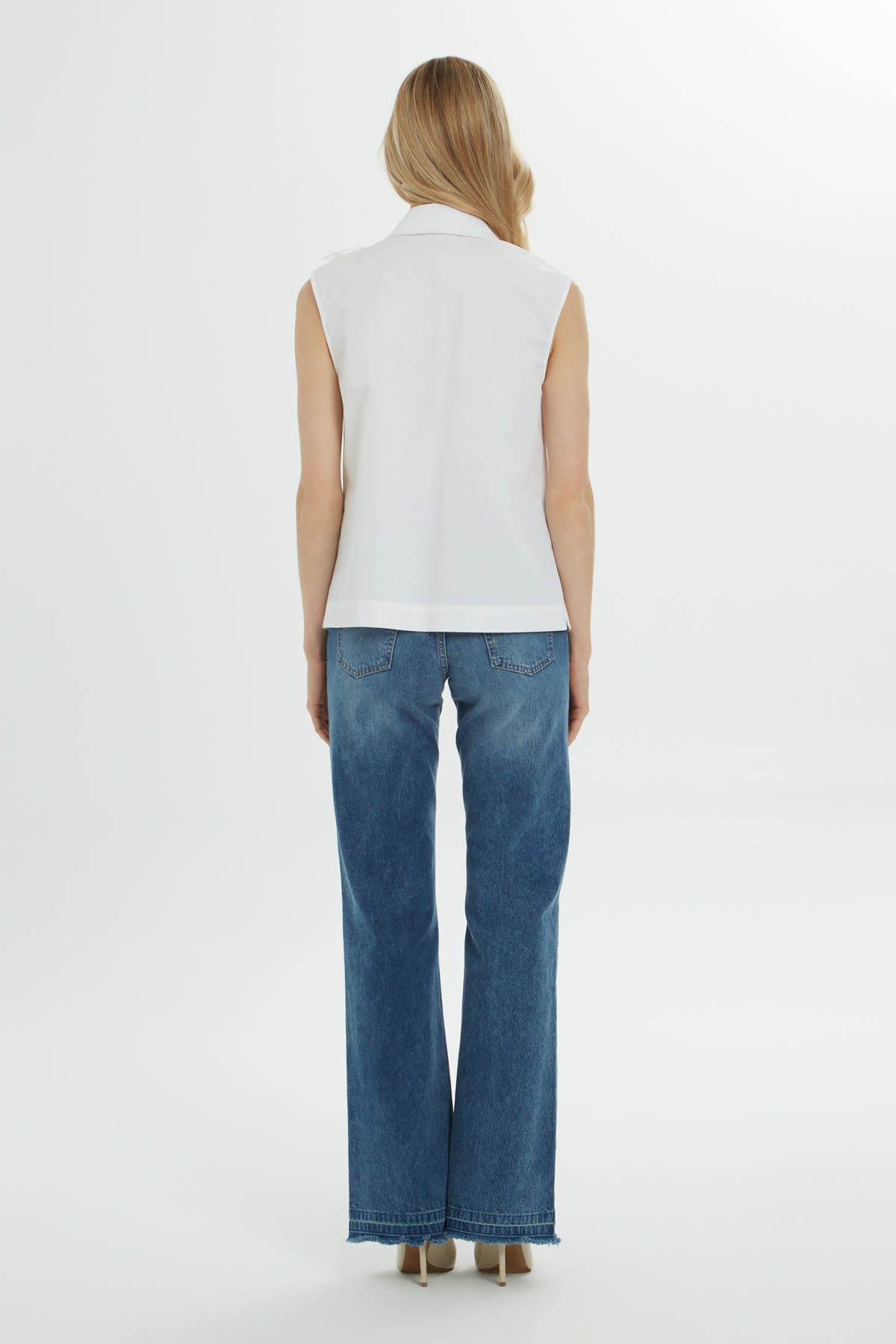 Yakası Pilise Aksesuarlı Çıkarılabilir Kolsuz Gömlek