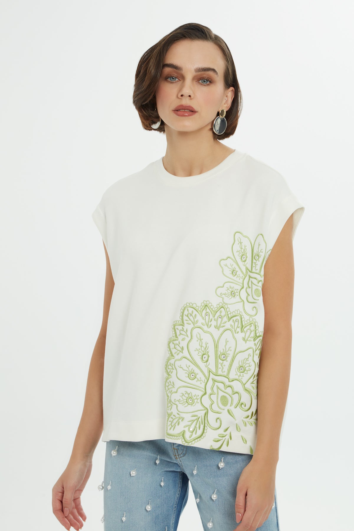 Ön Beden Nakışlı Ve Baskılı T-shirt