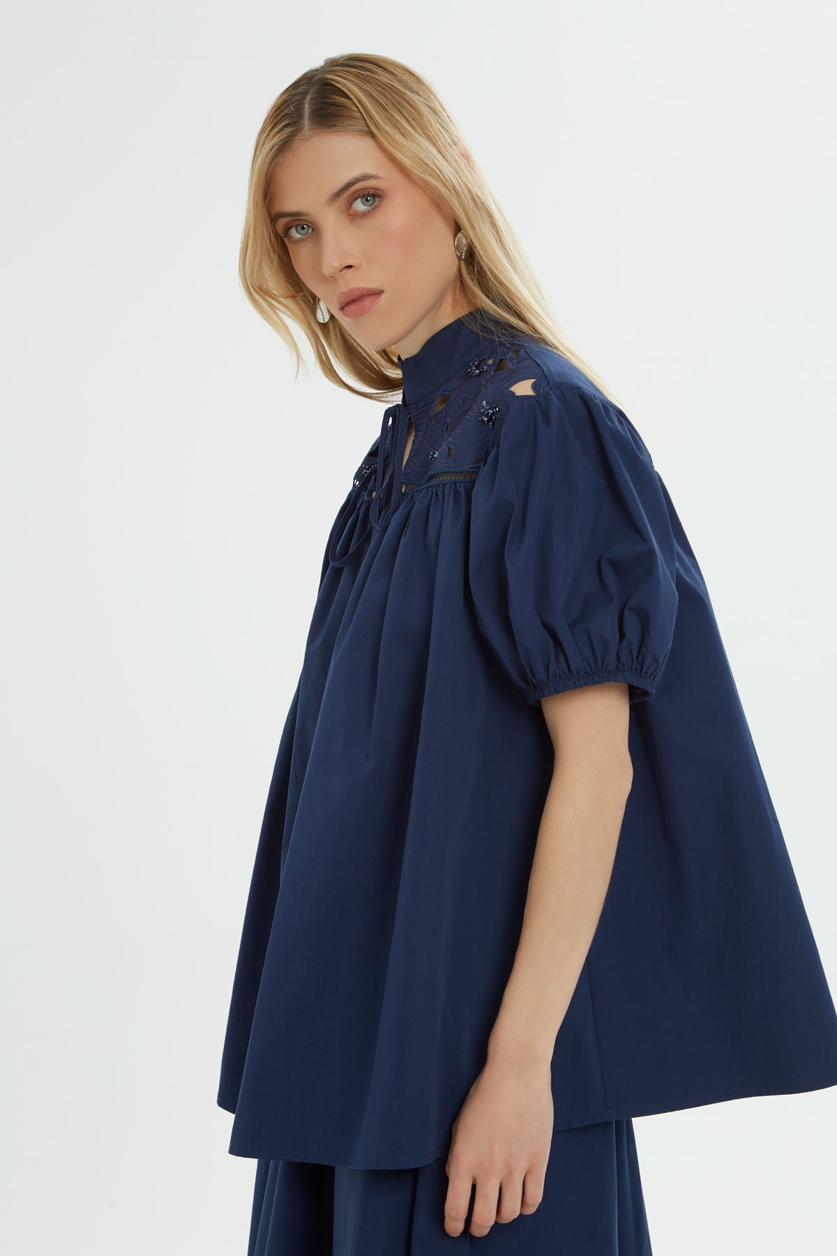 Dik Yakalı Poplin Gömlek