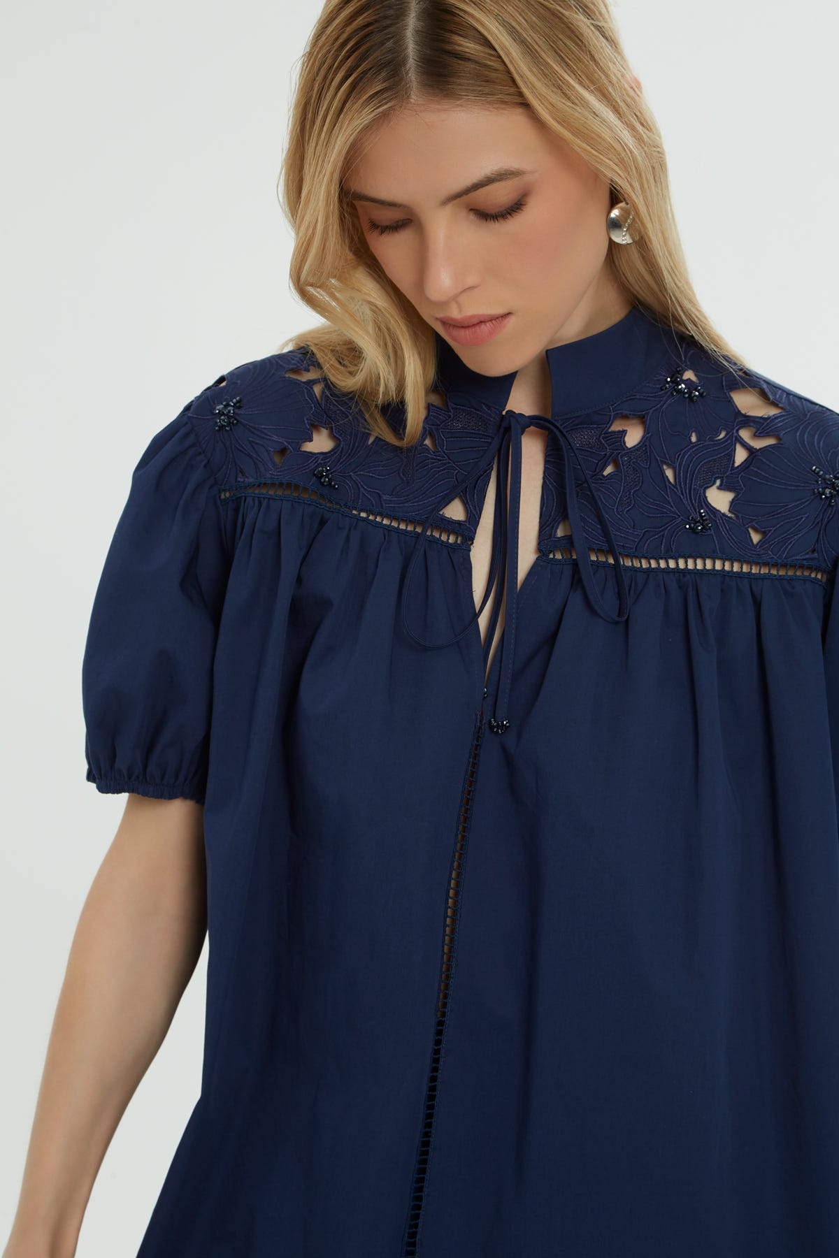 Dik Yakalı Poplin Gömlek