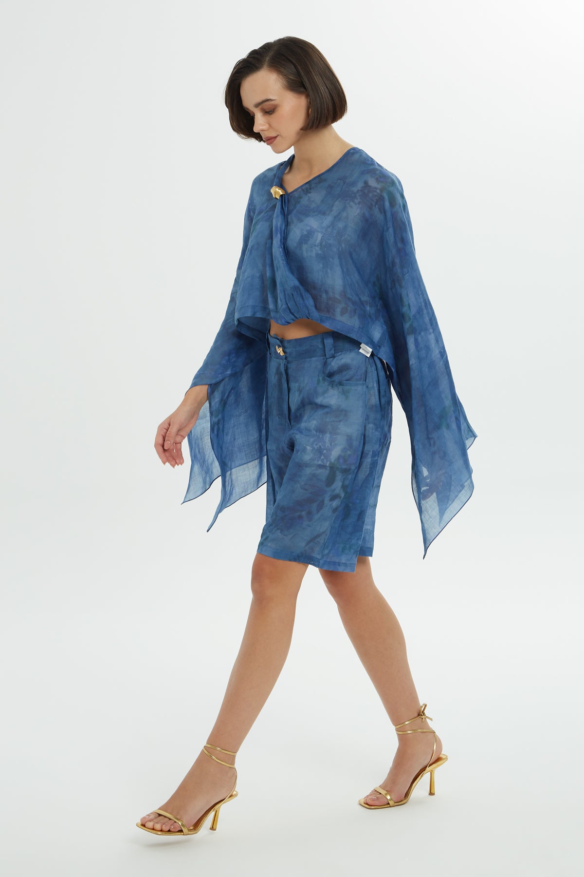 Geniş Kollu V Yakalı Bluz