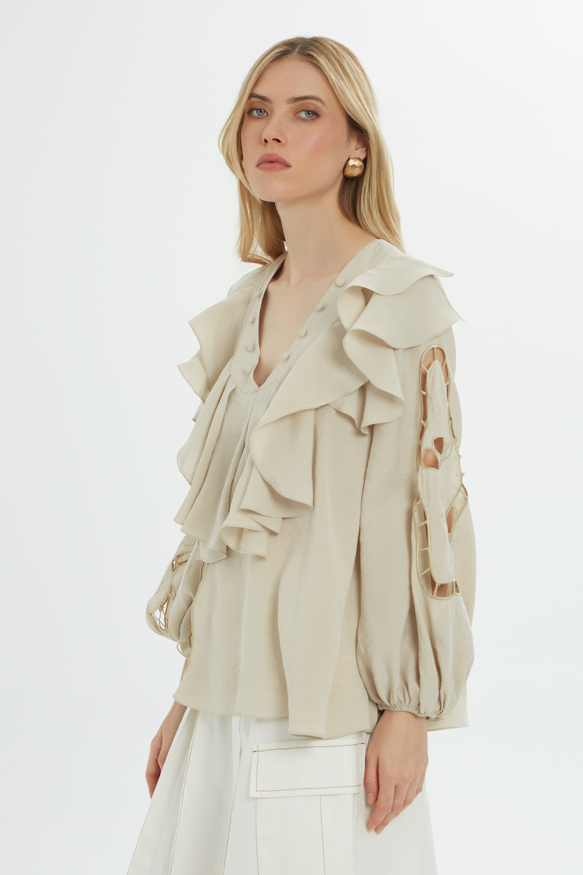 Fırfır Ve Nakış Detaylı Bluz