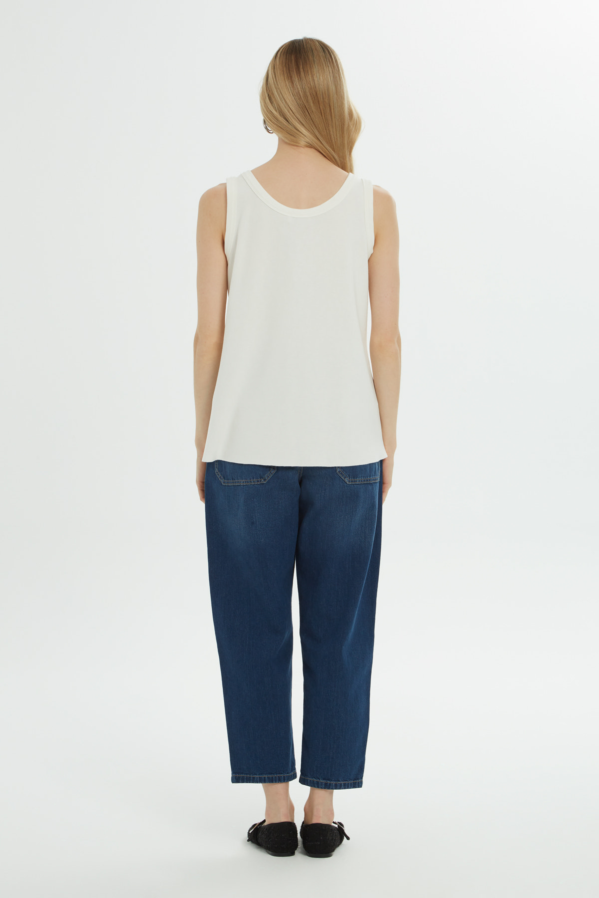 Ve Boncuk İşlemeli Sıfır Kol Bluz