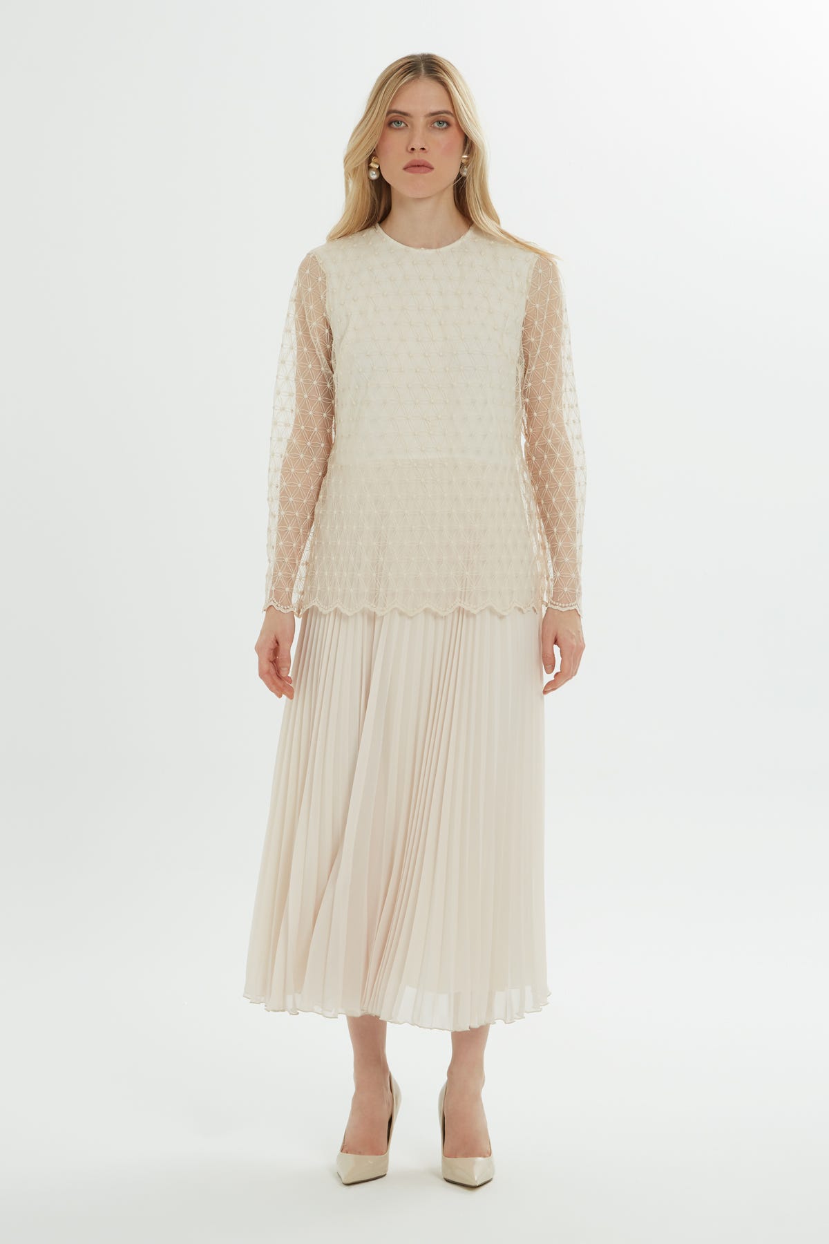 Kolu Tül Detaylı Pliseli Midi Elbise