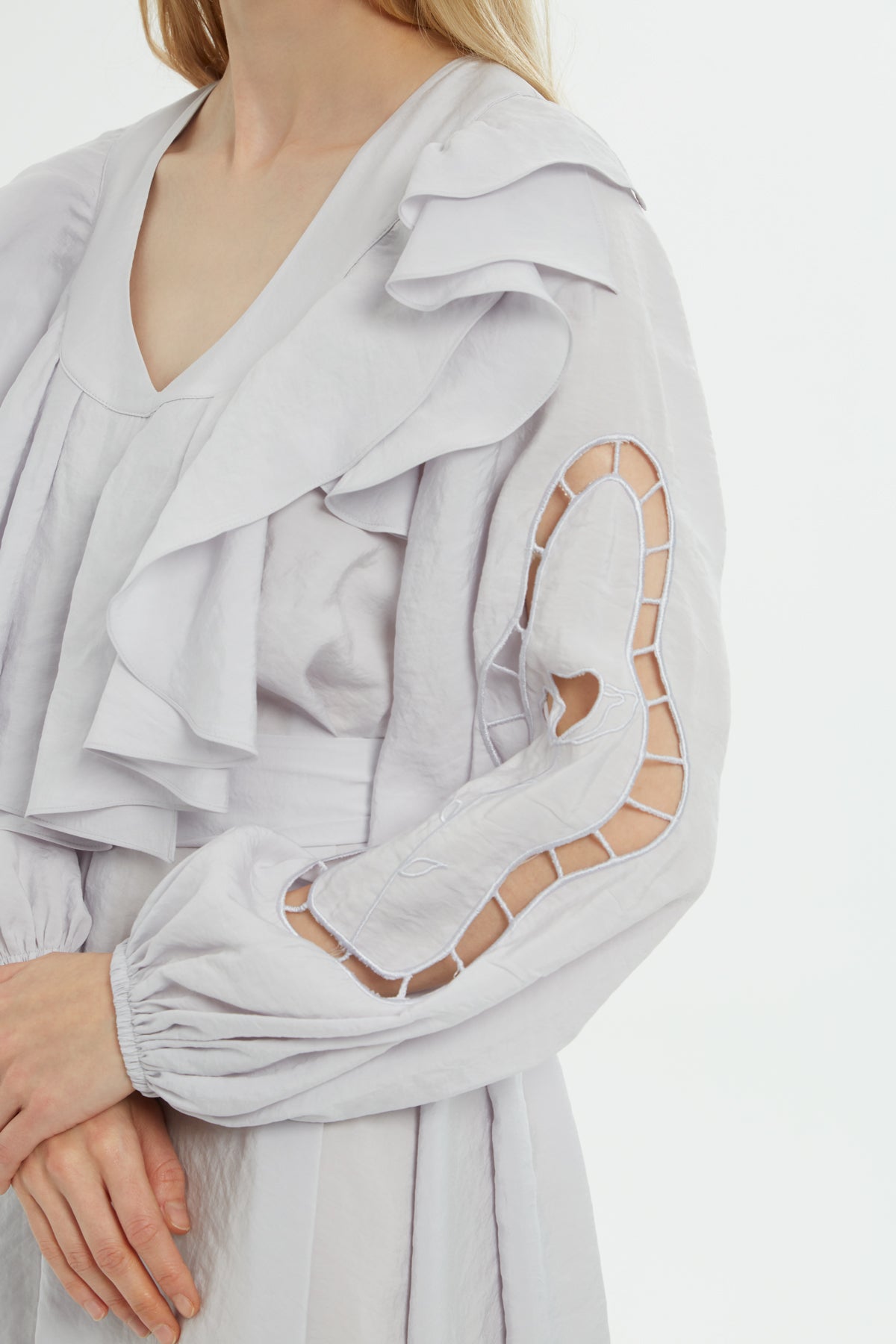 Volan Detaylı Nakışlı Uzun Elbise