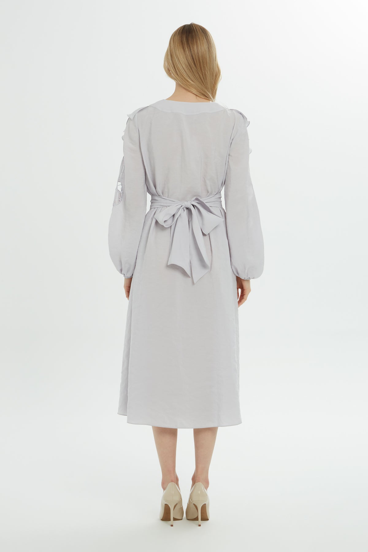 Volan Detaylı Nakışlı Uzun Elbise