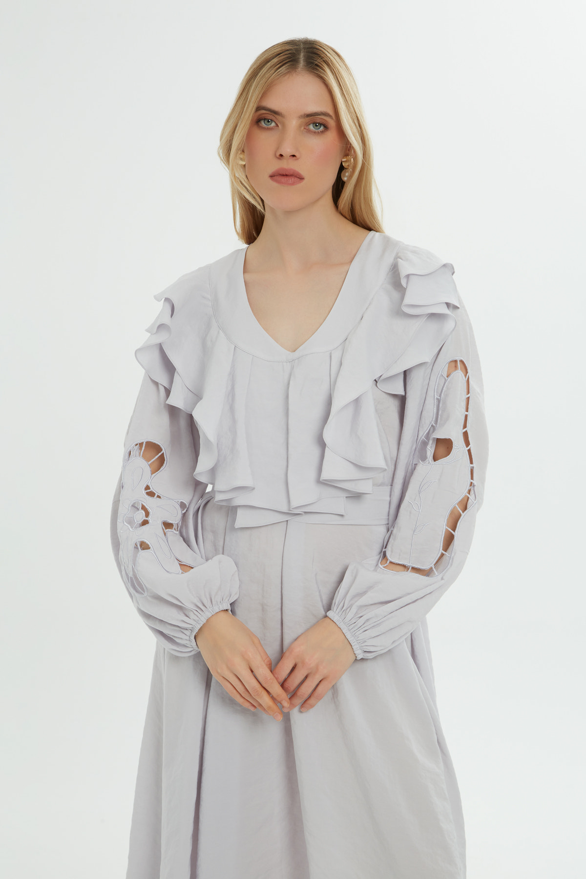 Volan Detaylı Nakışlı Midi Elbise