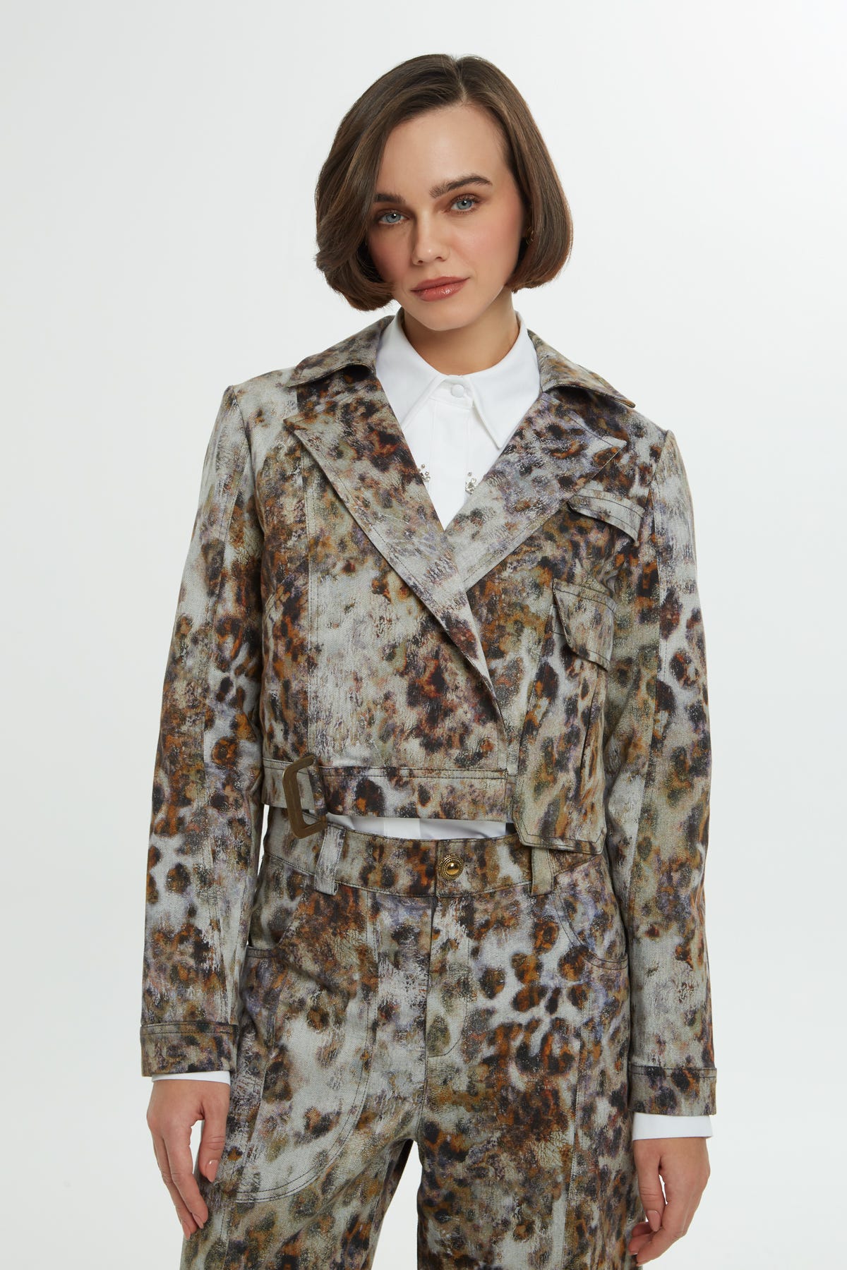 Leopar Desenli Kısa Blazer Ceket