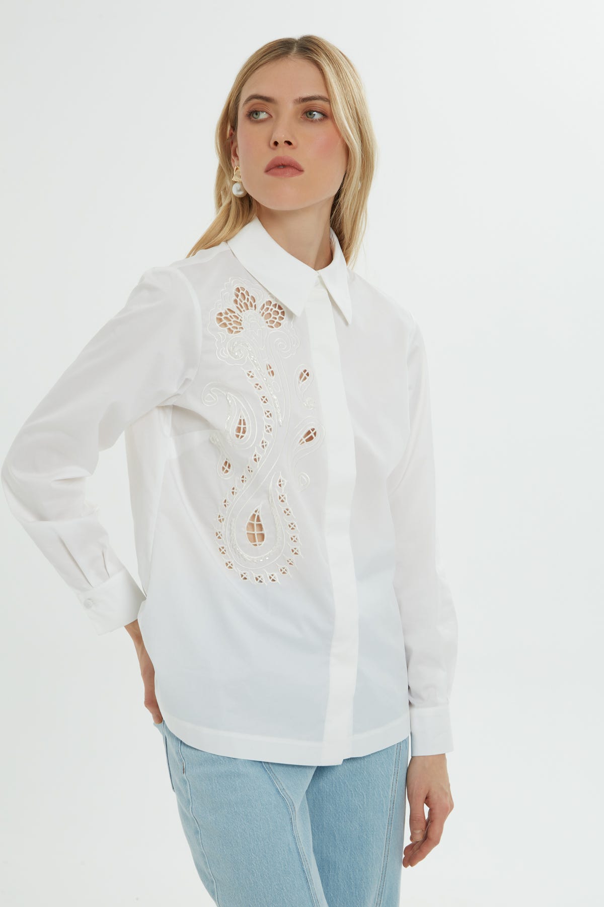 Delikli Uzun Kollu Gömlek