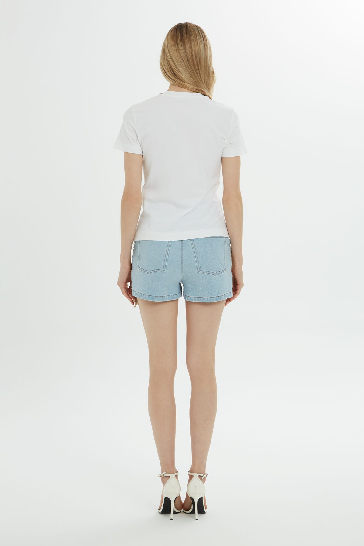 Yakası İşlemeli T-shirt