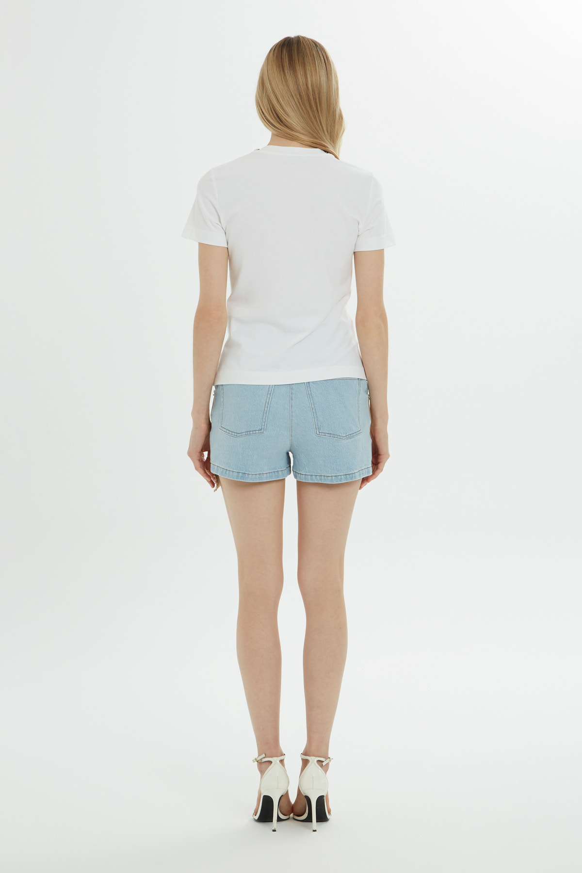 Yakası İşlemeli T-shirt