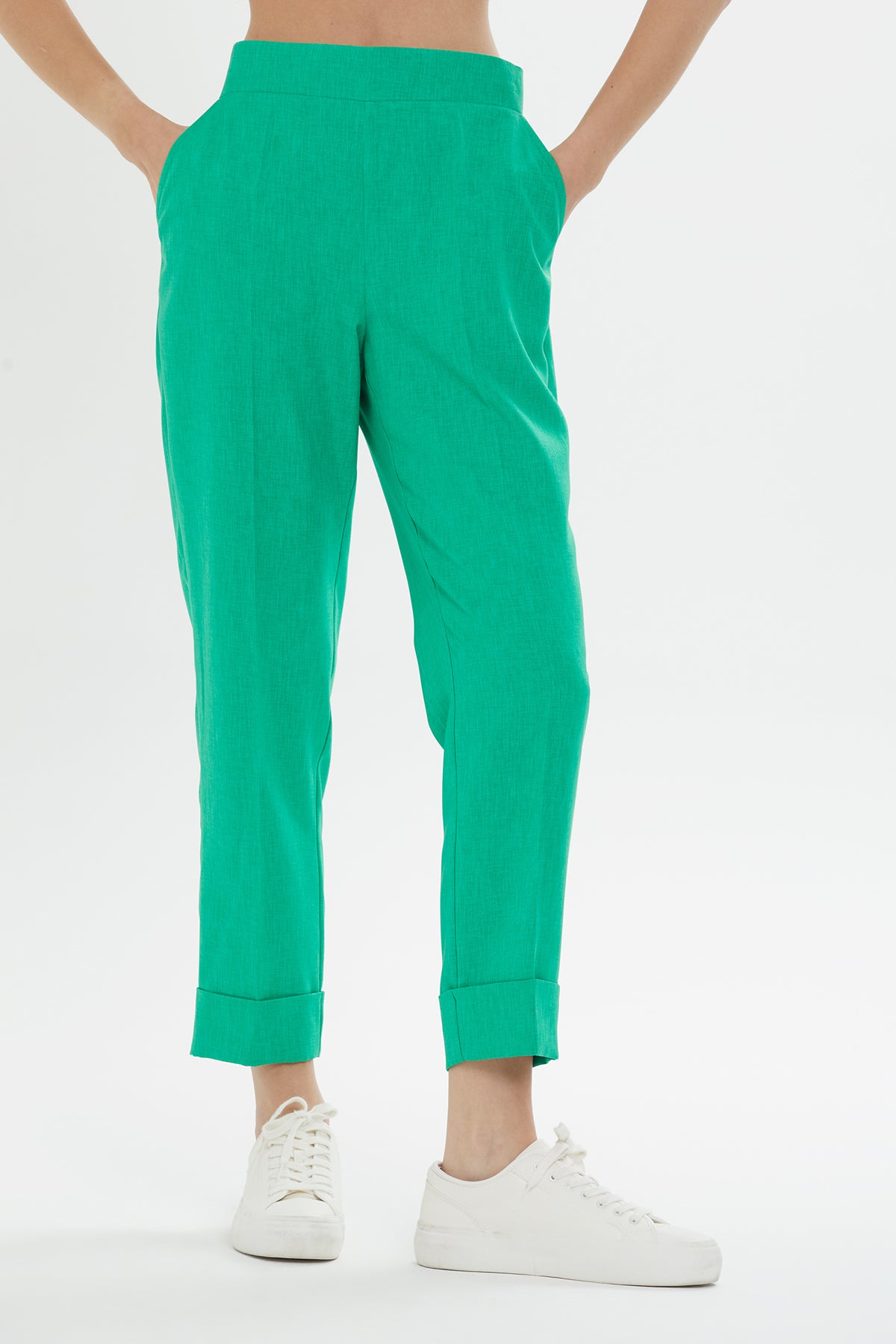 Beli Lastik Detaylı Double Paça Açık Pantolon