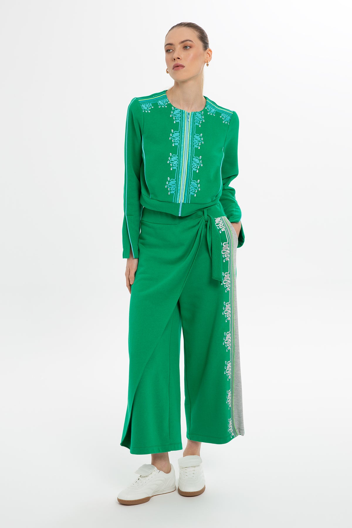 Önü Asimetrik Eşofman Altı