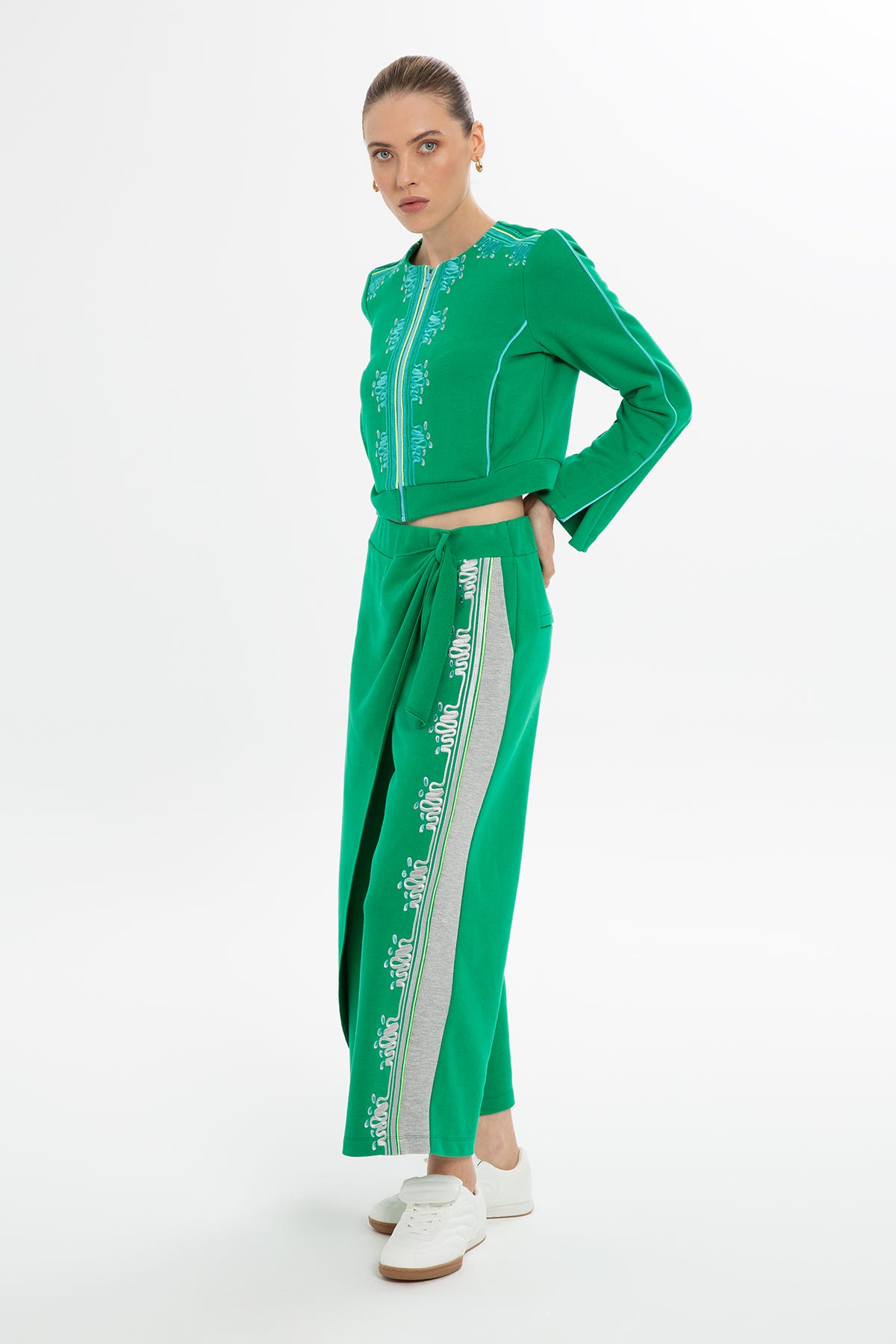 Önü Asimetrik Eşofman Altı