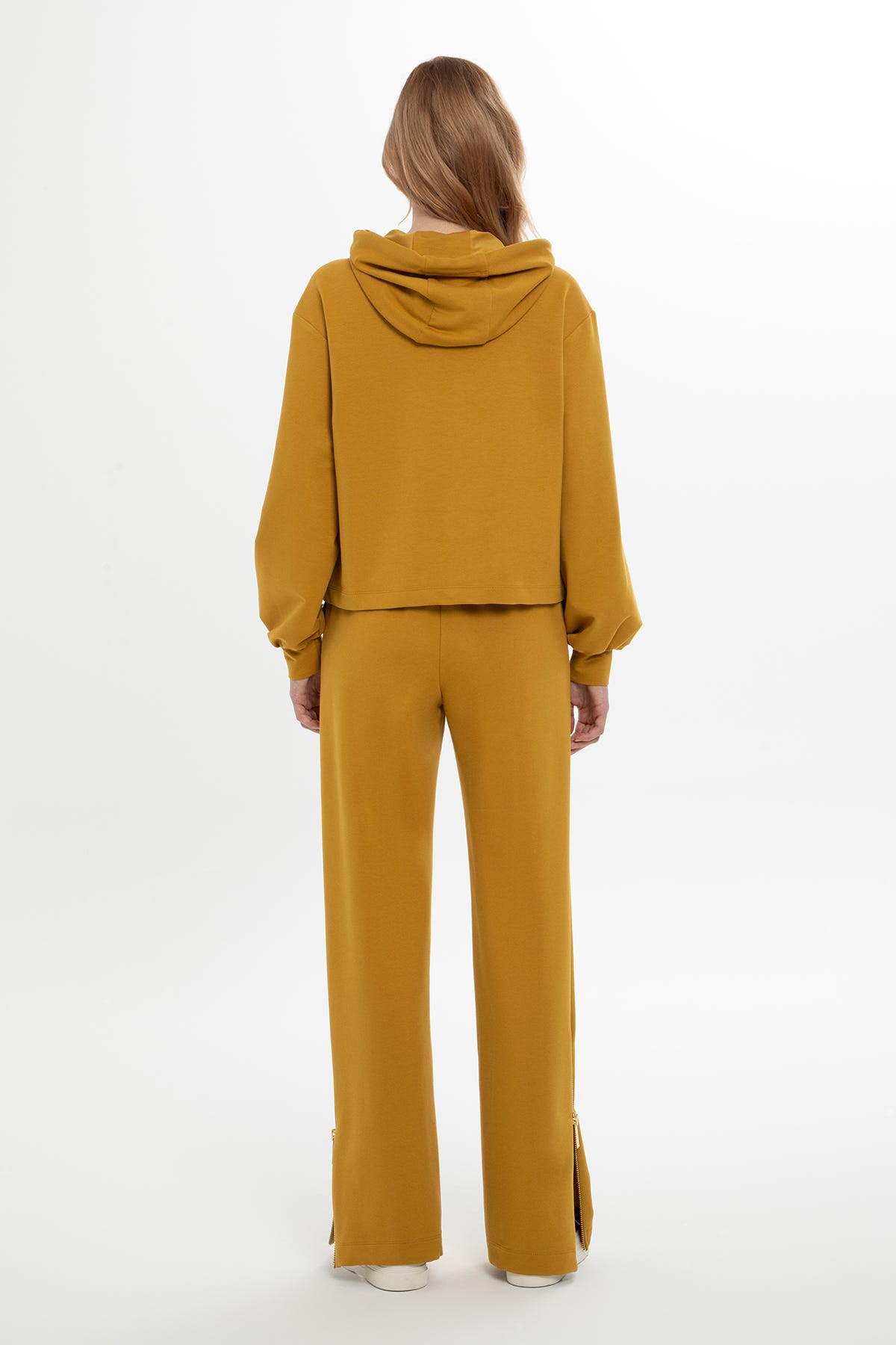 Kapüşonlu Ve Cep Detaylı Eşofman Takımı