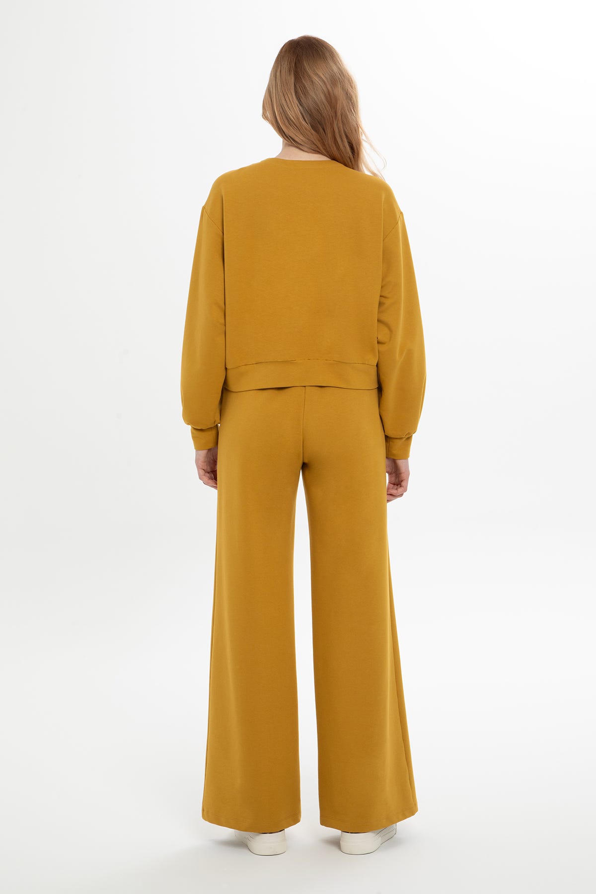 Bol Paçalı Cepli Eşofman Takımı