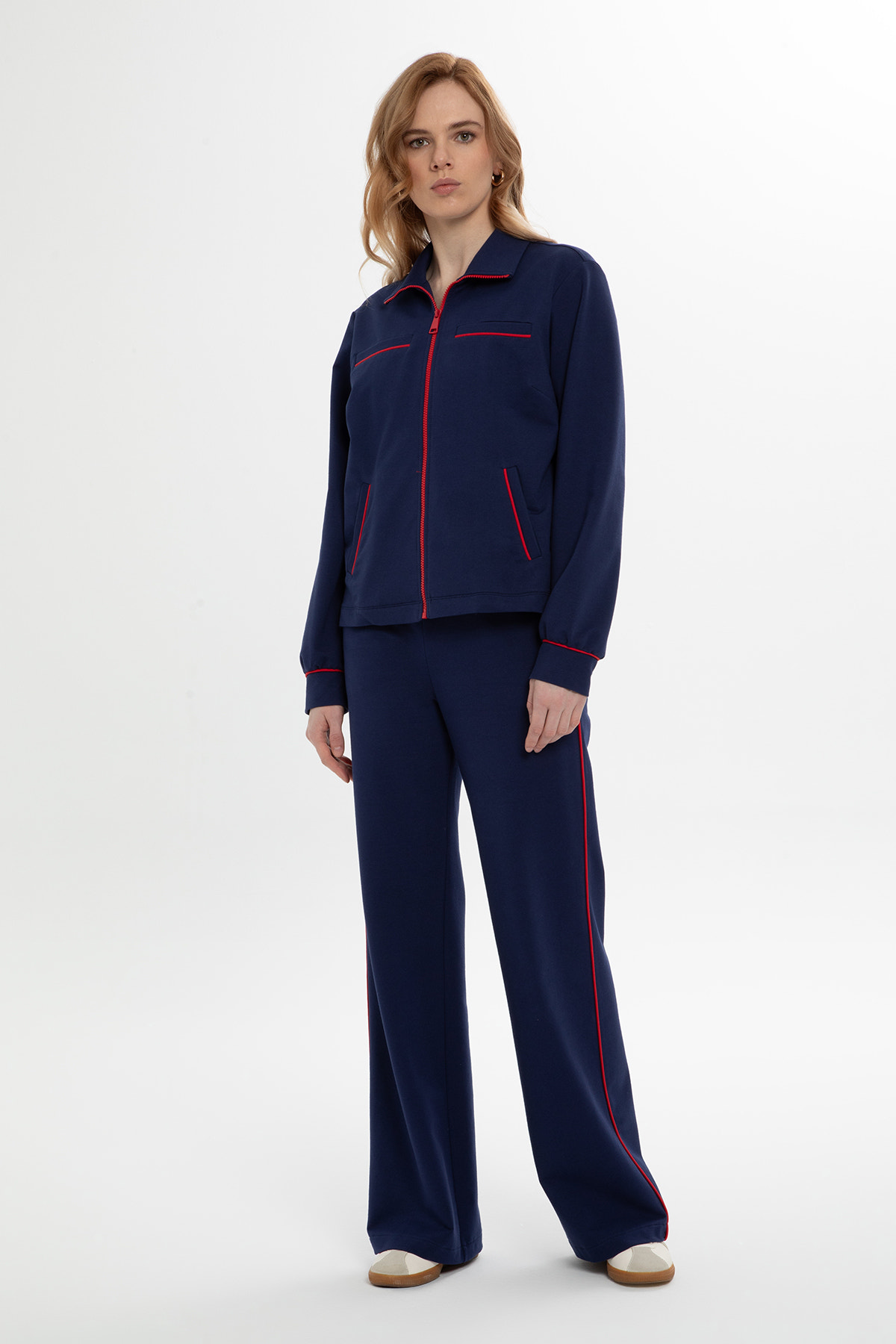 Fermuar Detaylı Bol Paça Eşofman Takımı