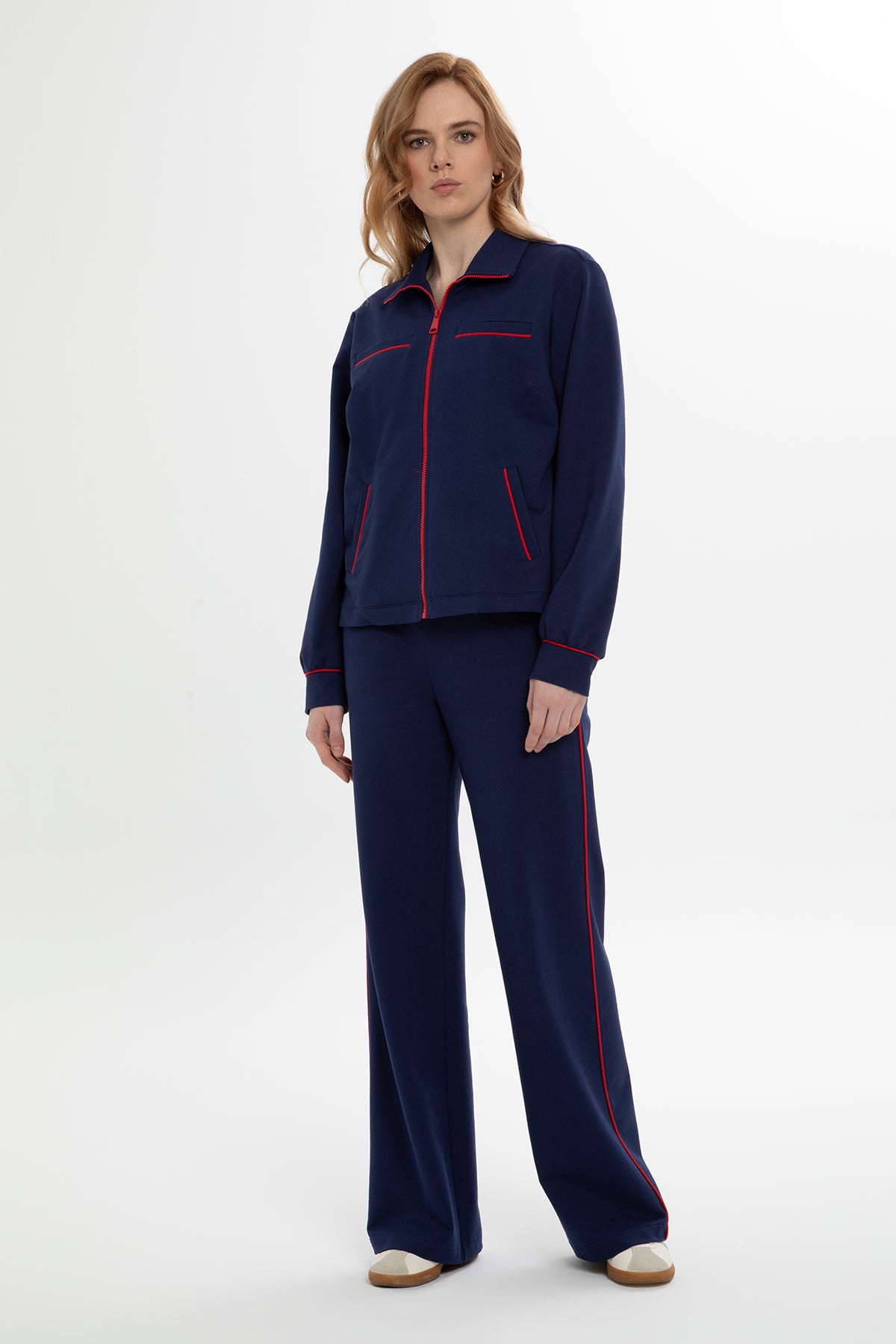 Fermuar Detaylı Bol Paça Eşofman Takımı