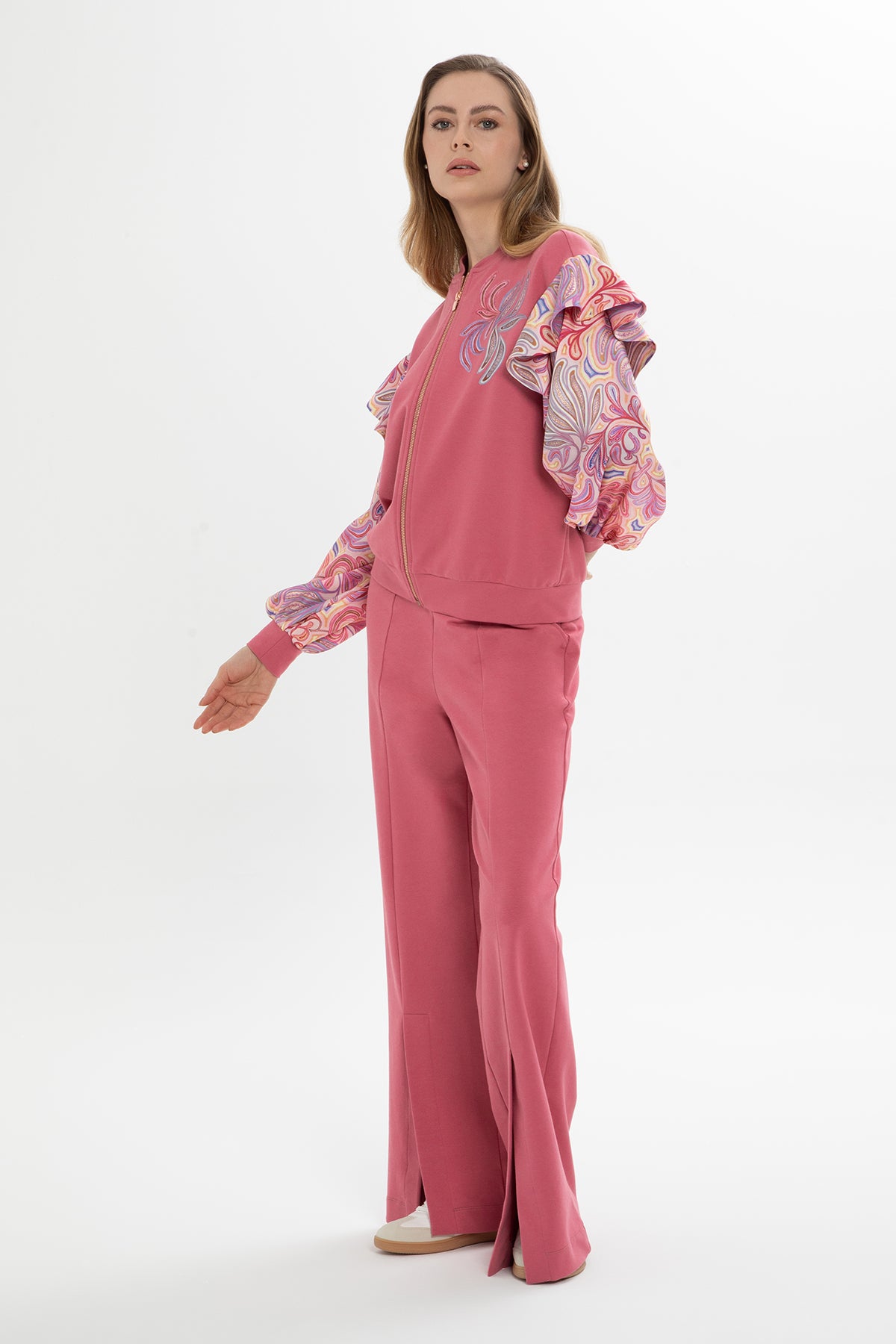 Paçası Yırtmaçlı Eşofman Takımı