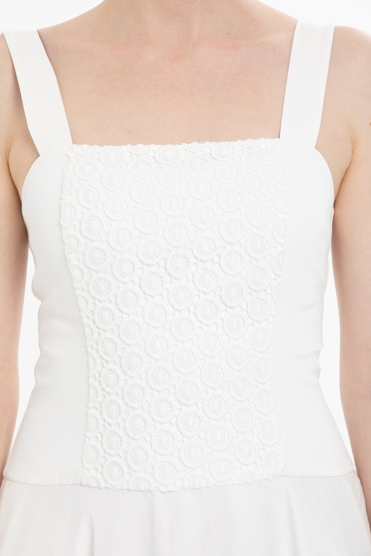 Kalın Askılı Güpürlü Uzun Elbise