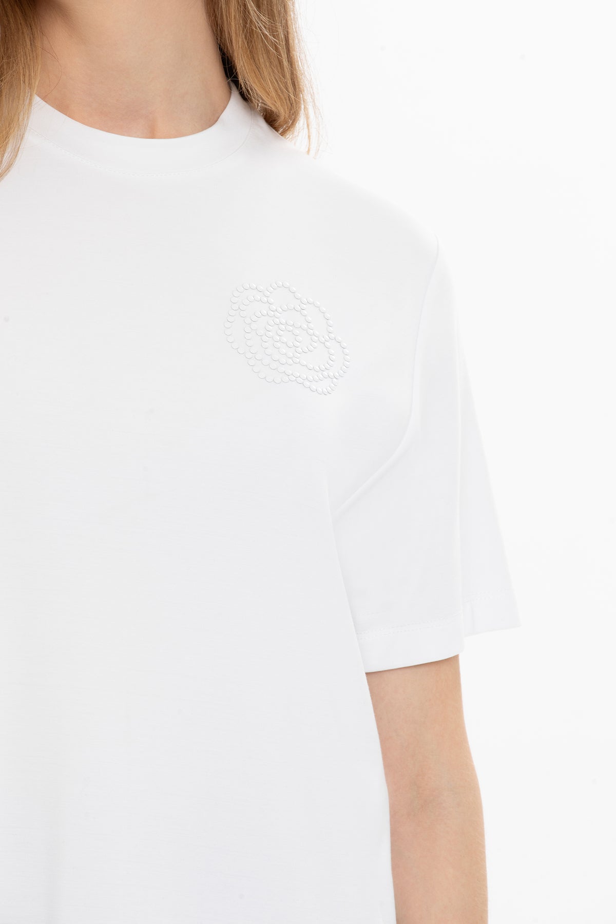 Çiçek Motif Detaylı Bisiklet Yaka T-Shirt