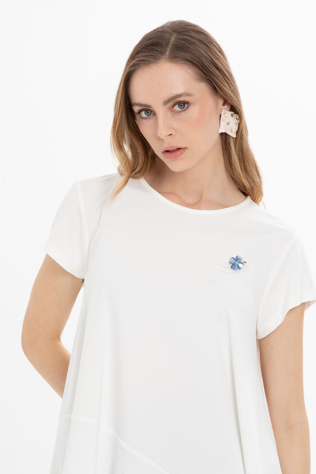 Etek Ucu Asimetrik T-Shirt