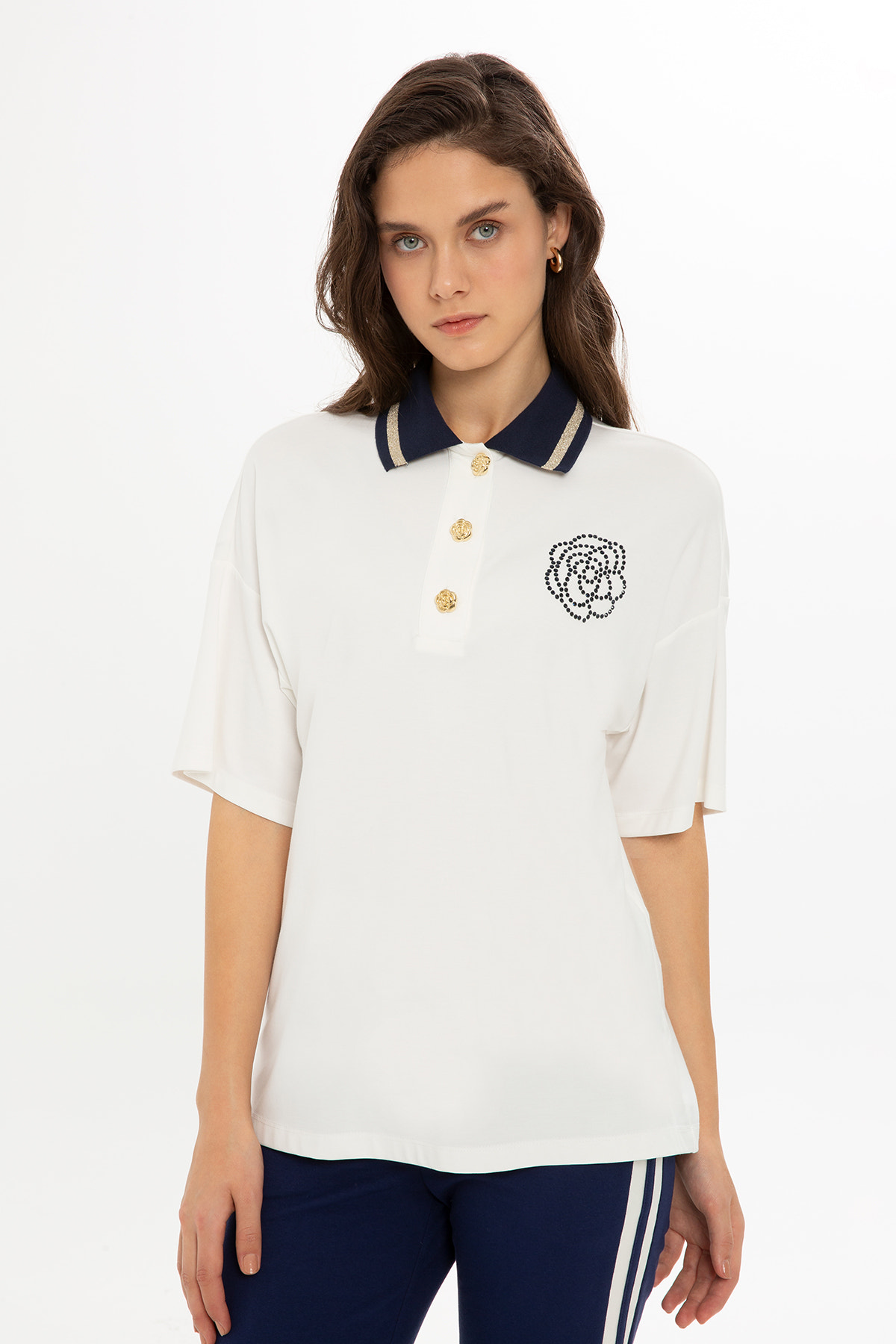 Triko Yakalı Gül Desen T-Shirt