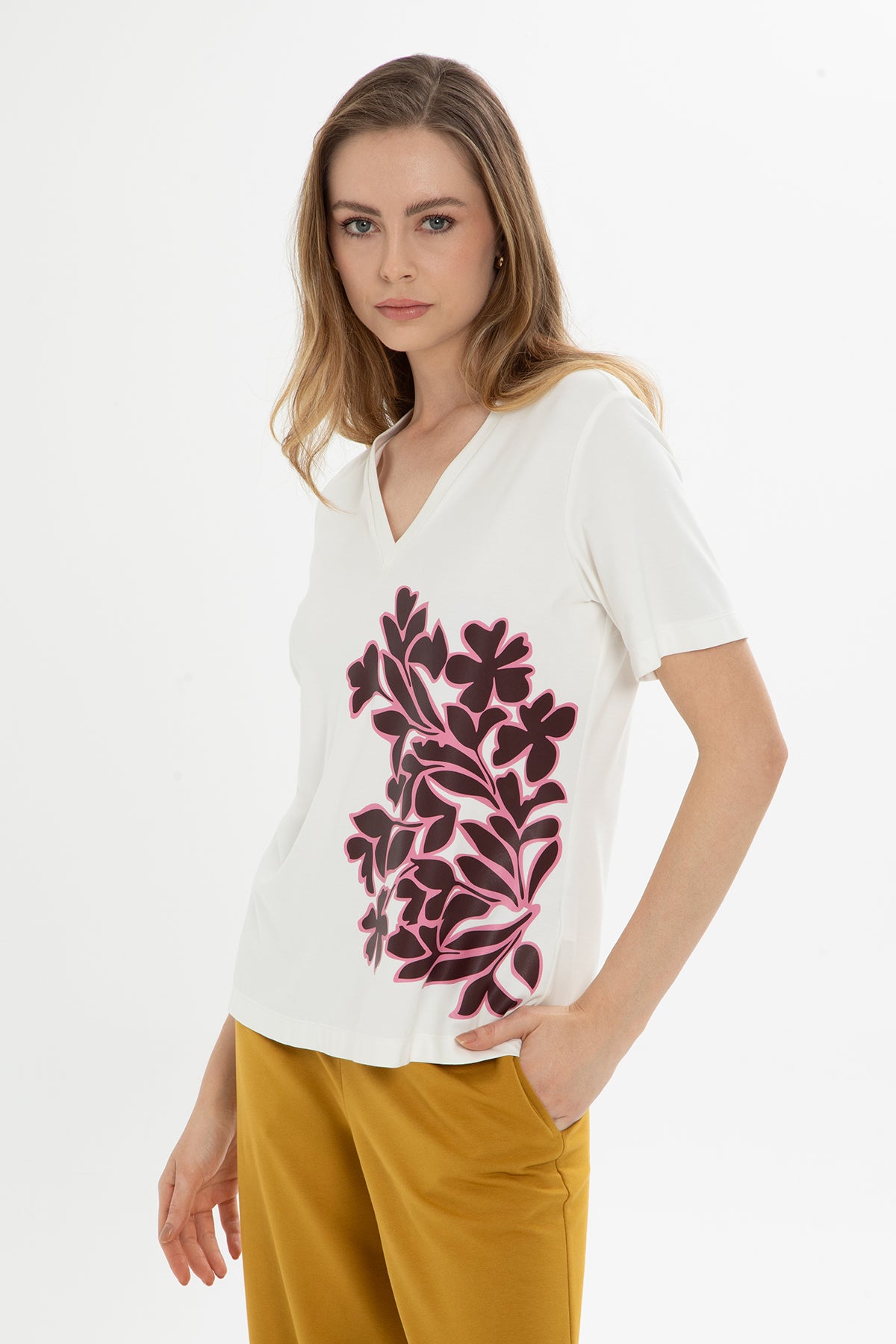 Çiçek Motif Baskılı V Yaka T-Shirt