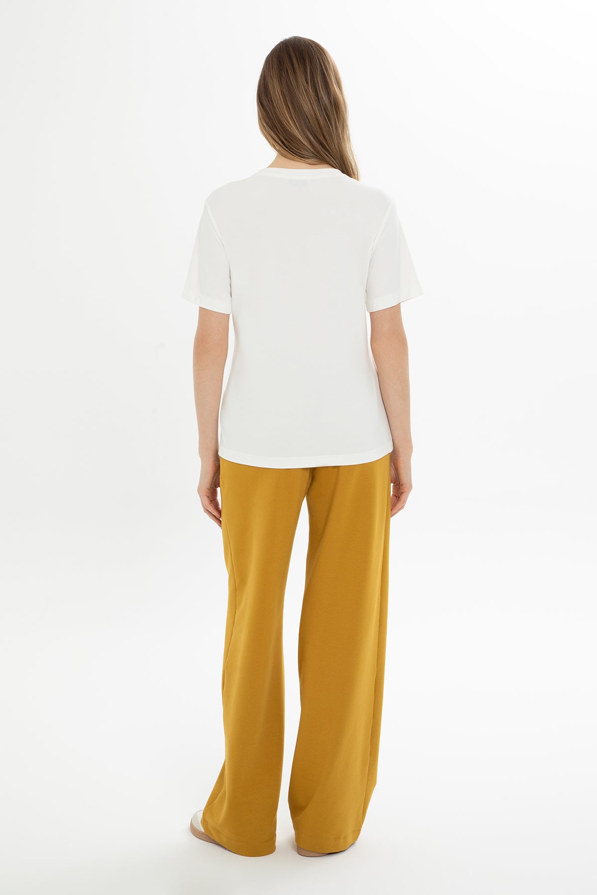 Çiçek Motif Baskılı V Yaka T-Shirt