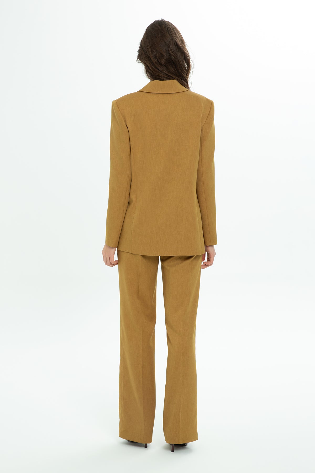 Kruvaze Kapamalı Rahat Kesim Pantolonlu Takım