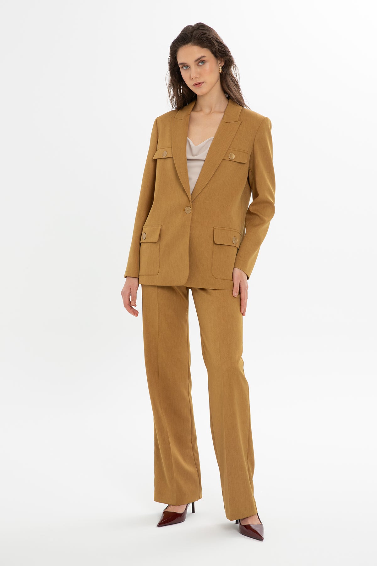 Kruvaze Kapamalı Rahat Kesim Pantolonlu Takım