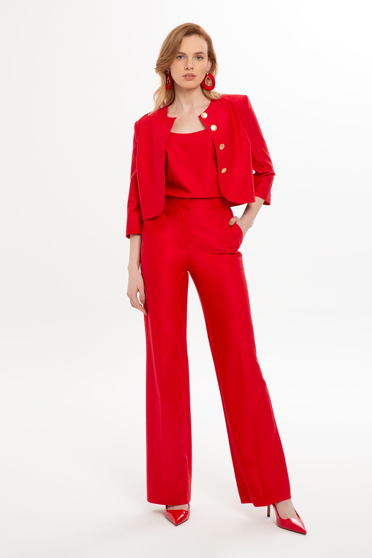 Kısa Ceket Atlet Ve Geniş Paça Pantolonlu Üçlü Takım