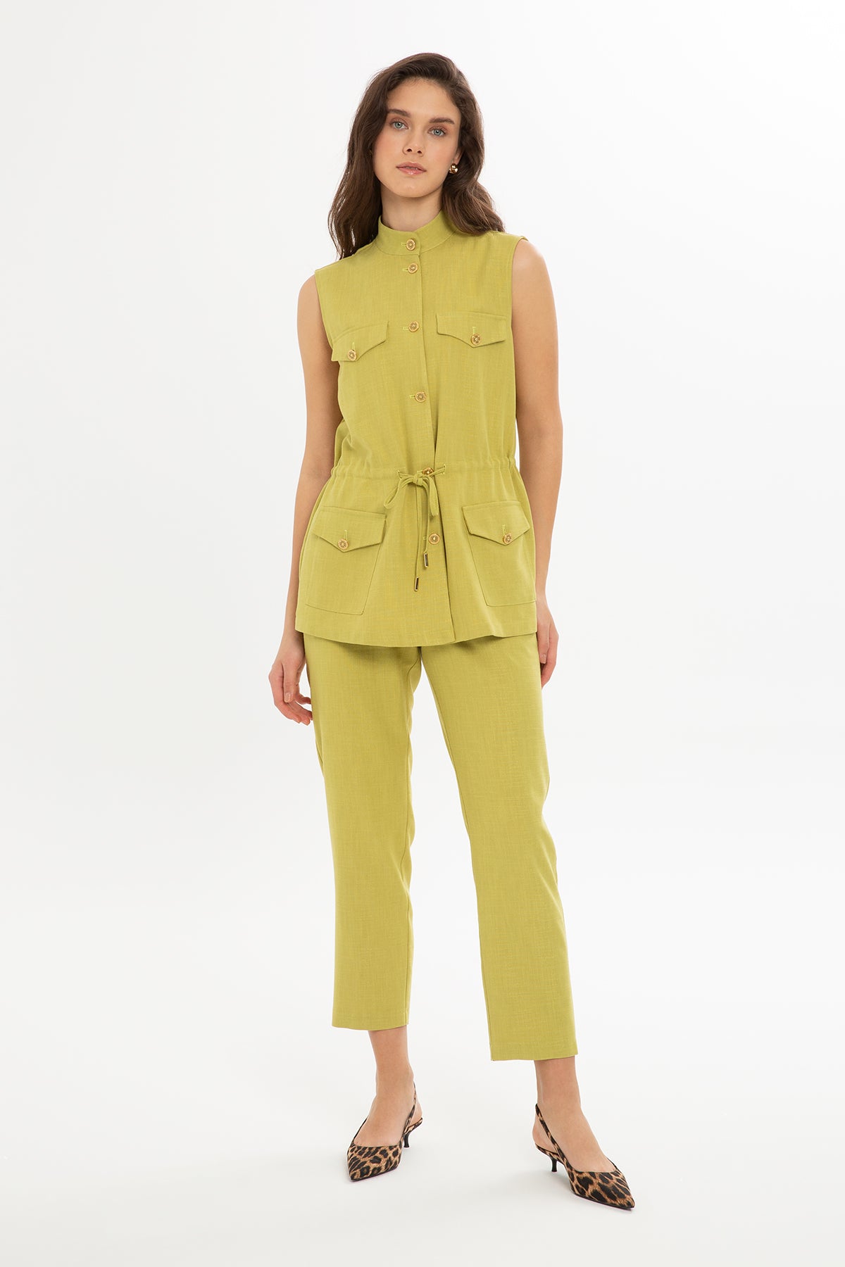 Kordon Bağlamalı Yelek Ve Pantolonlu Takım