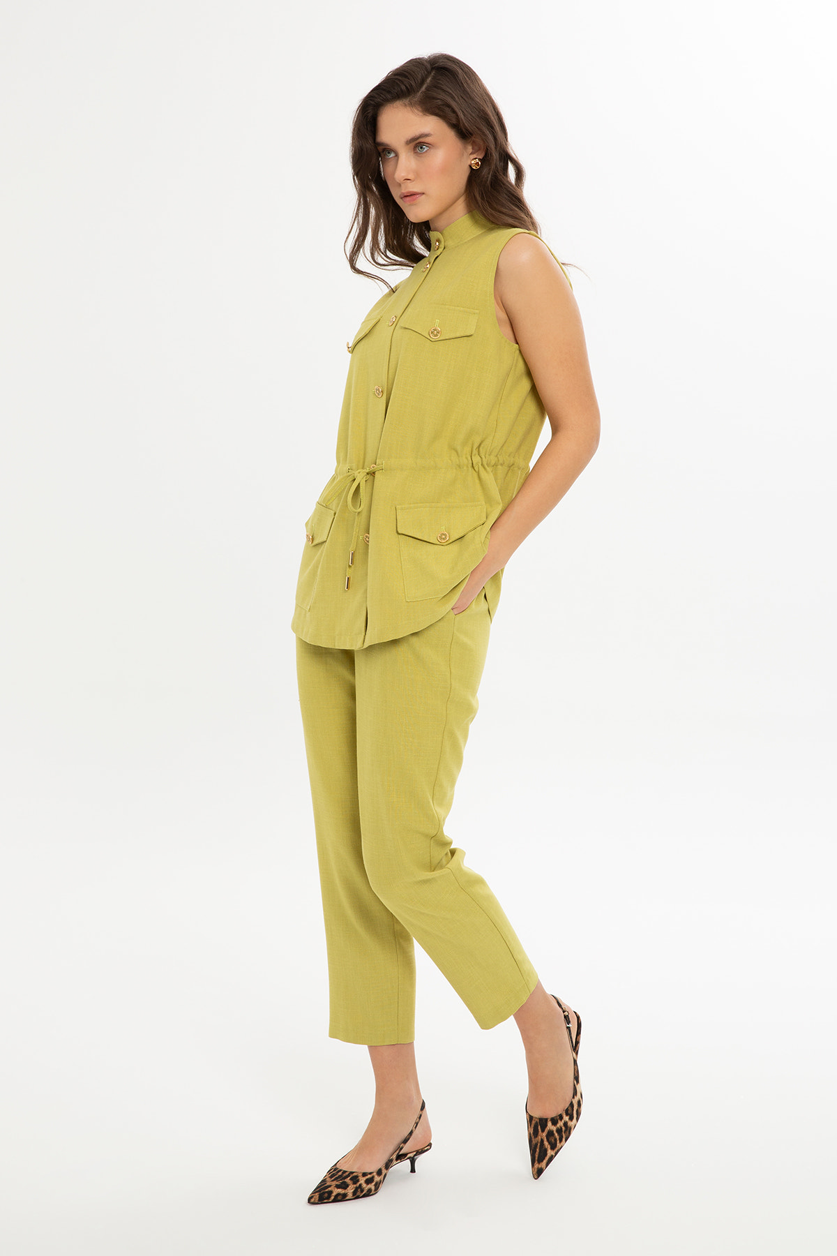 Kordon Bağlamalı Yelek Ve Pantolonlu Takım