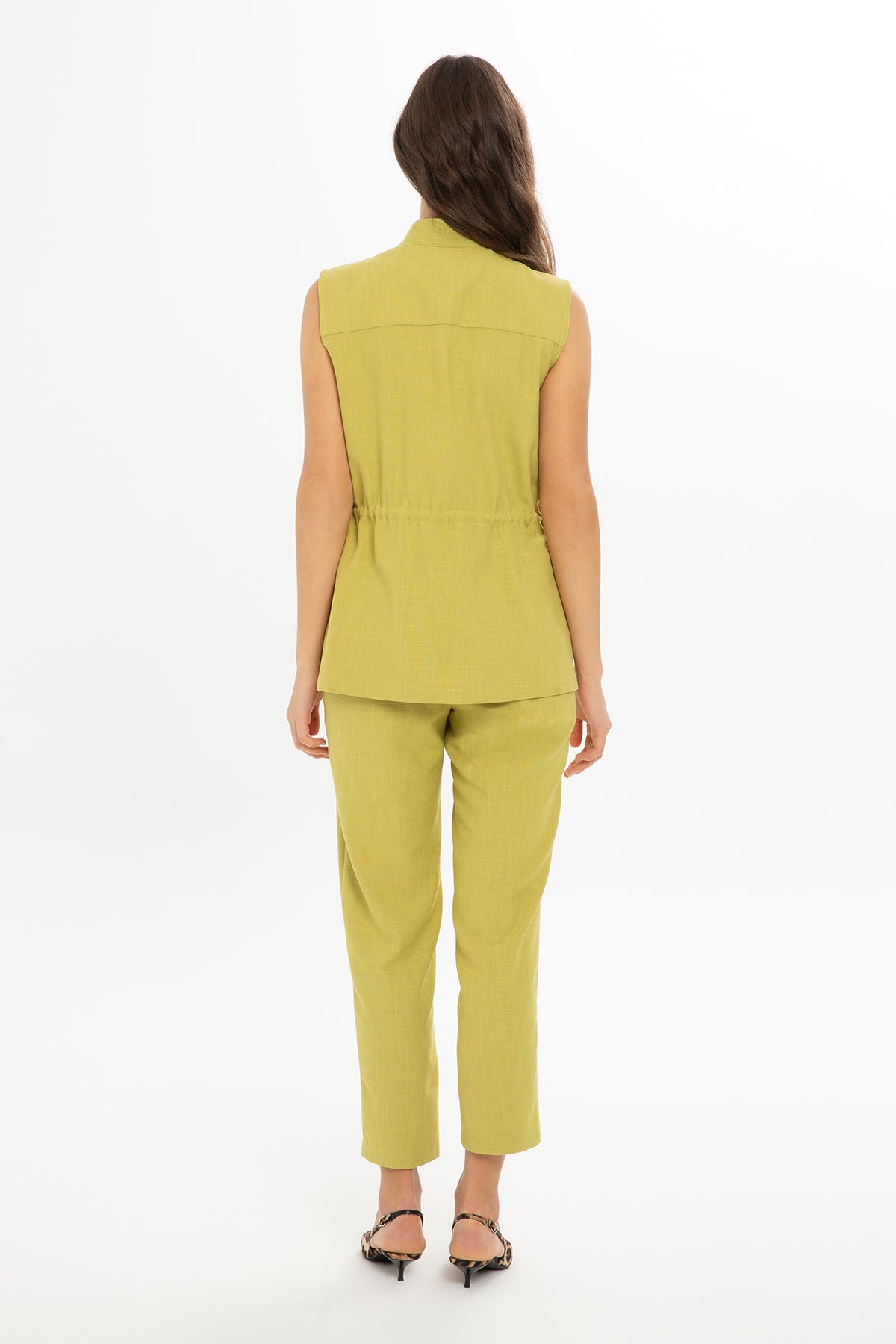 Kordon Bağlamalı Yelek Ve Pantolonlu Takım